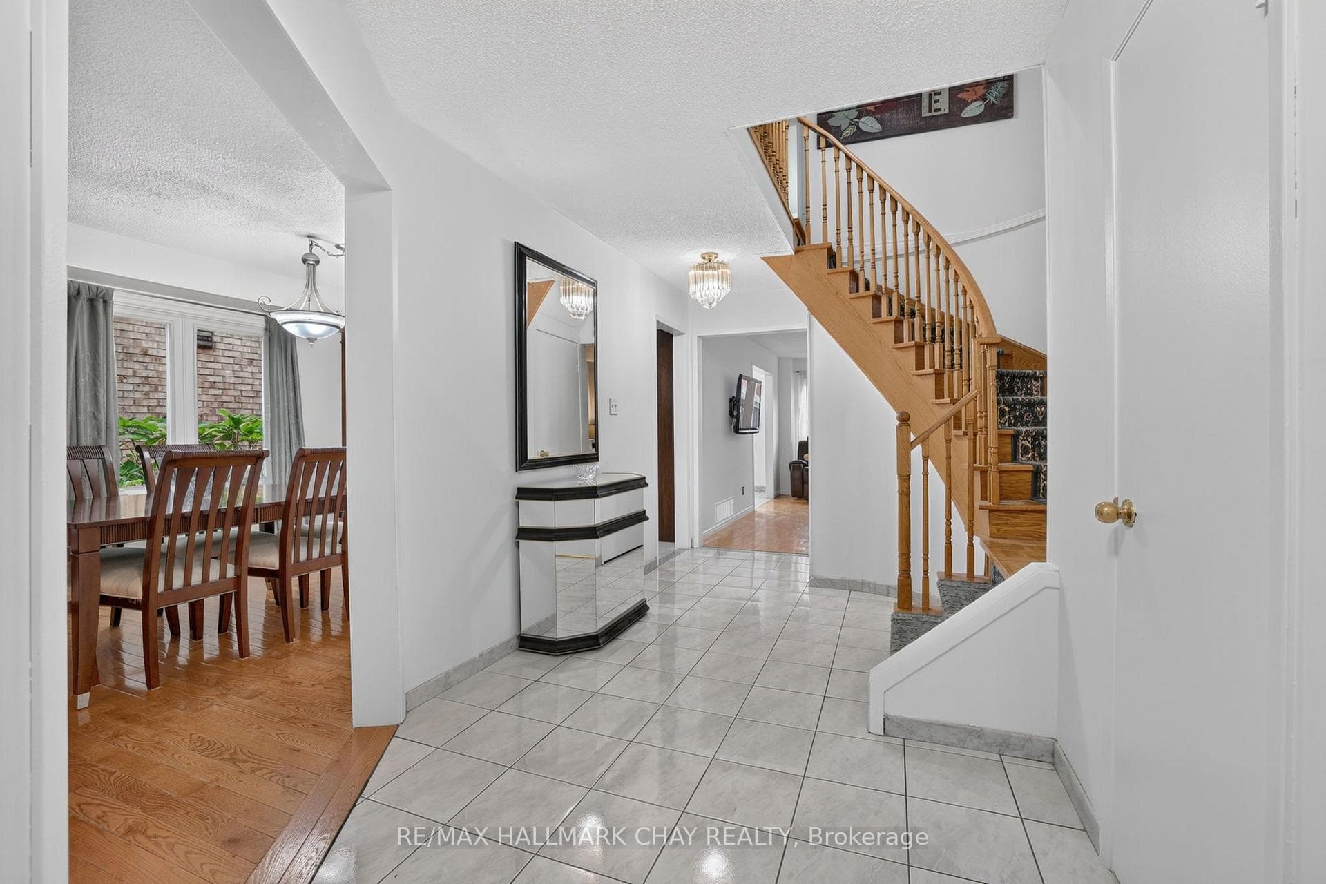 76 Donna Drive photo 8