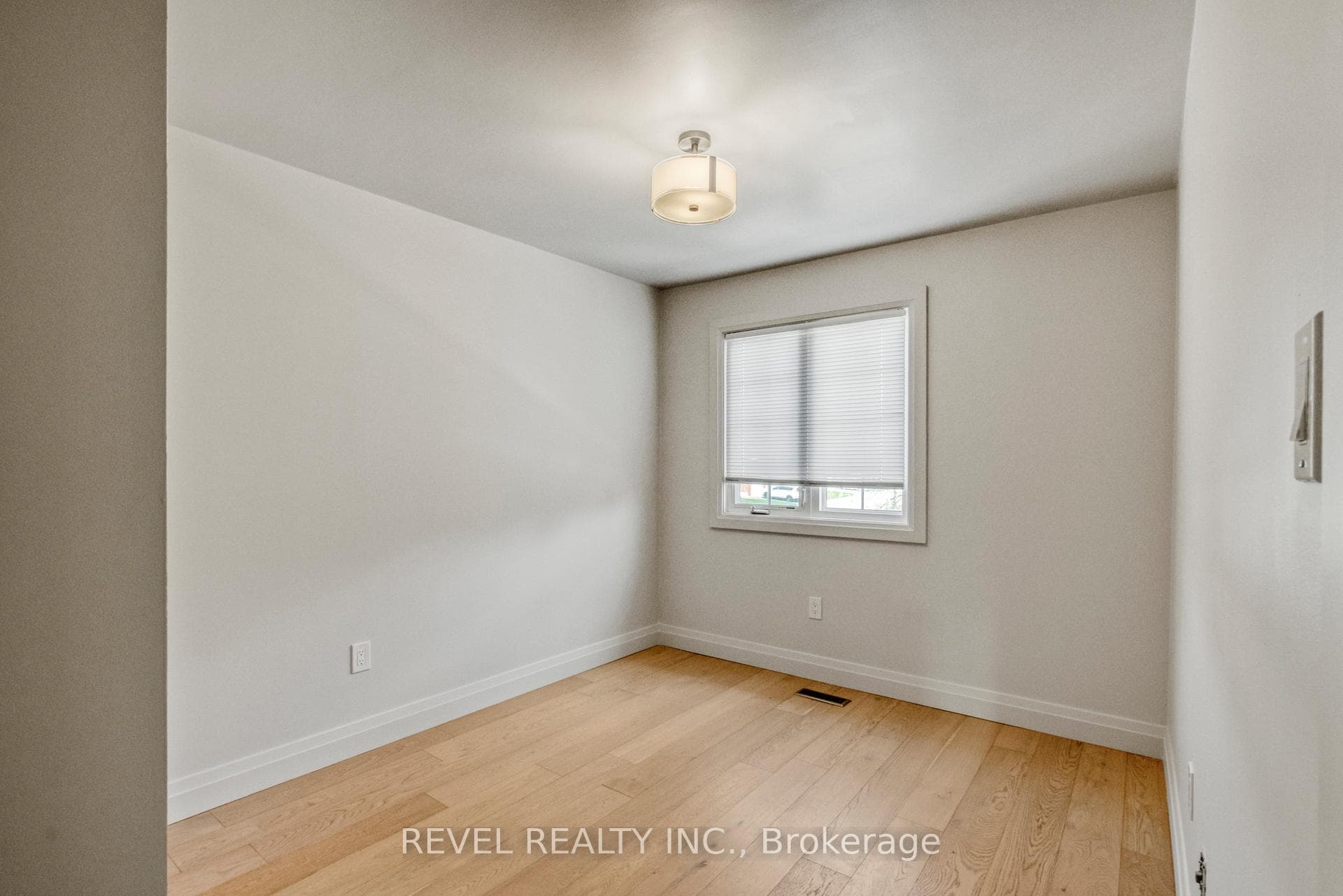 10 Bassett Boulevard Unit 81 photo 9