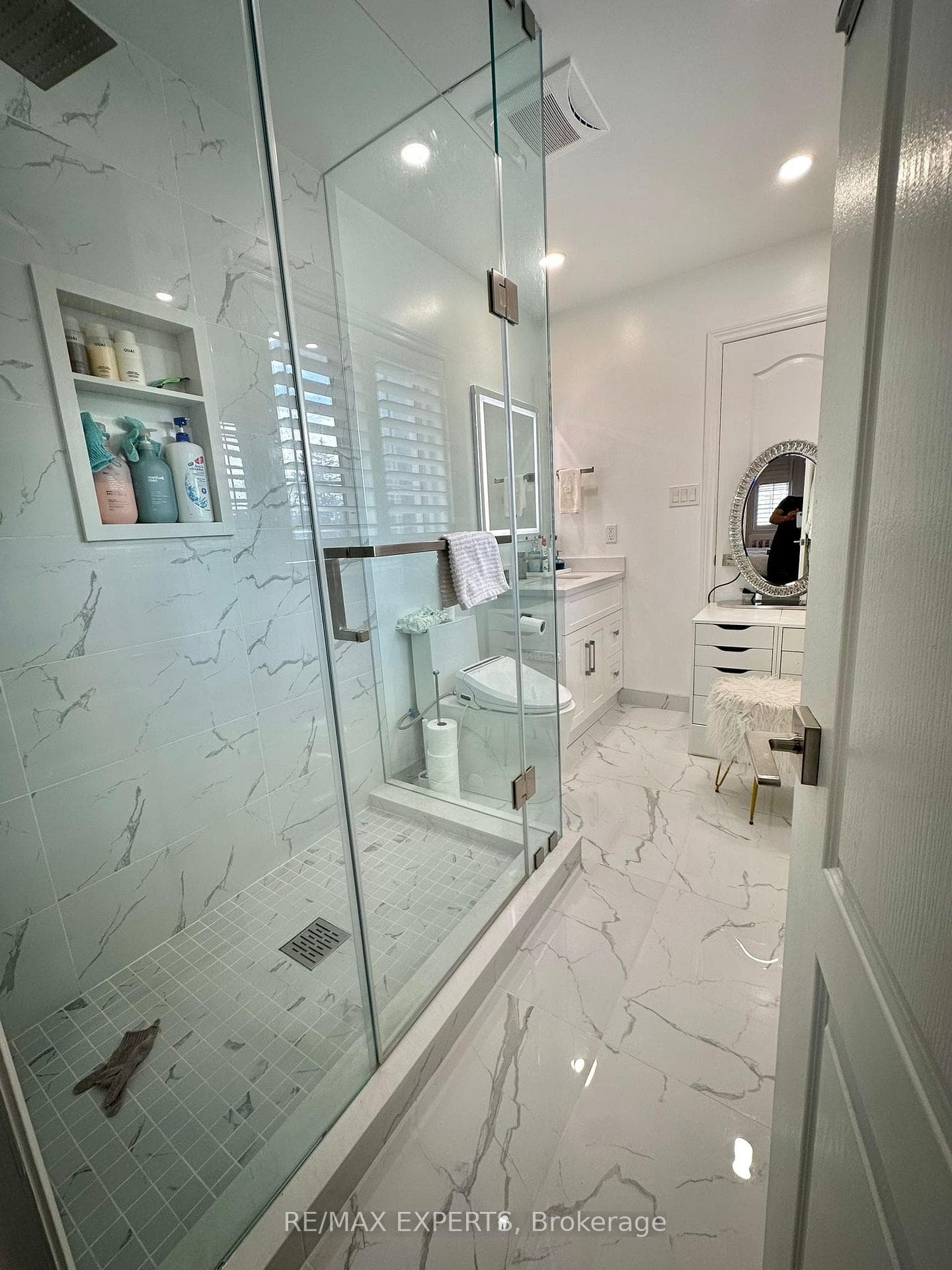 1 Berger Avenue photo 18