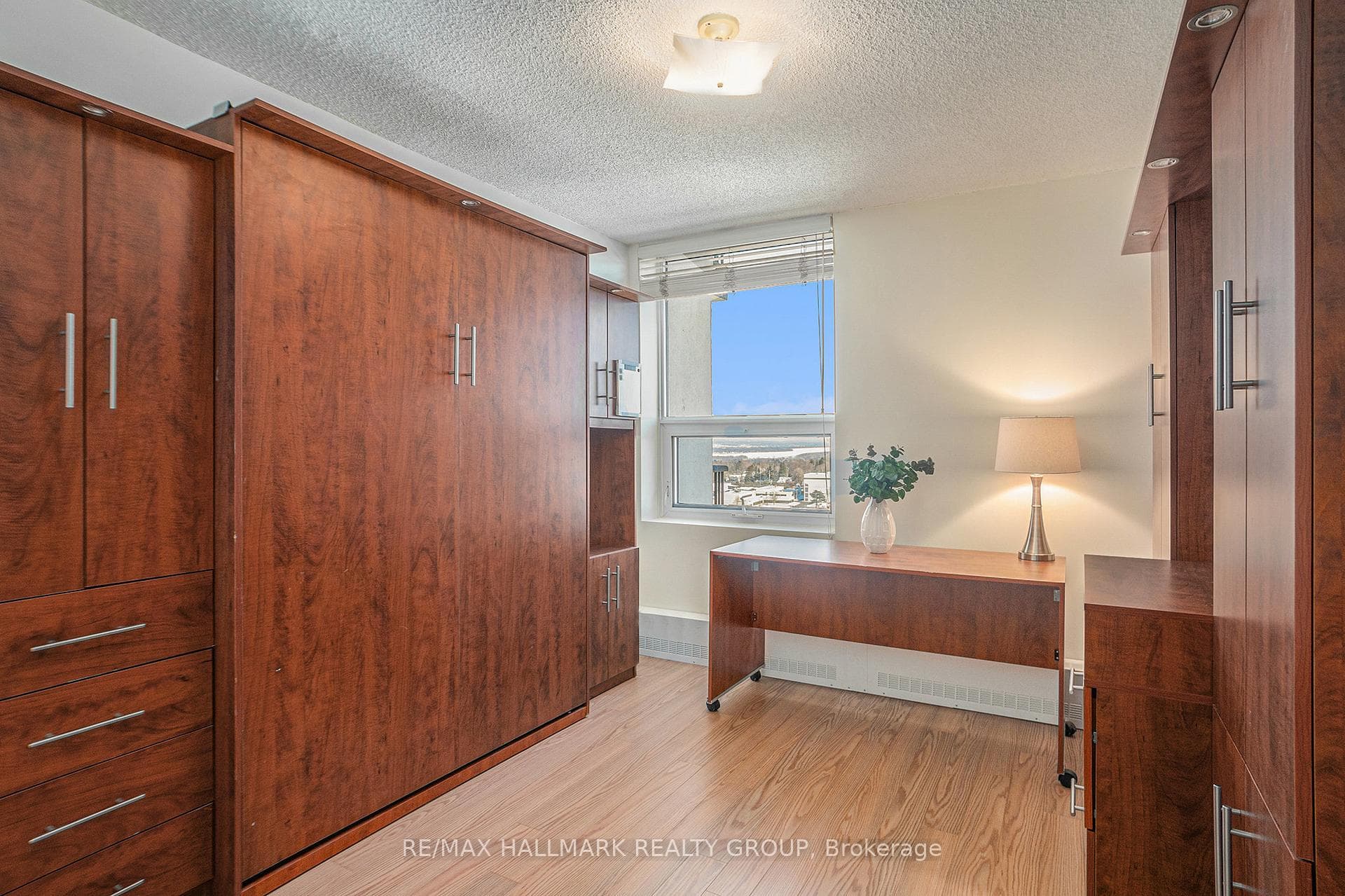 665 Bathgate Drive Unit 1809 photo 15