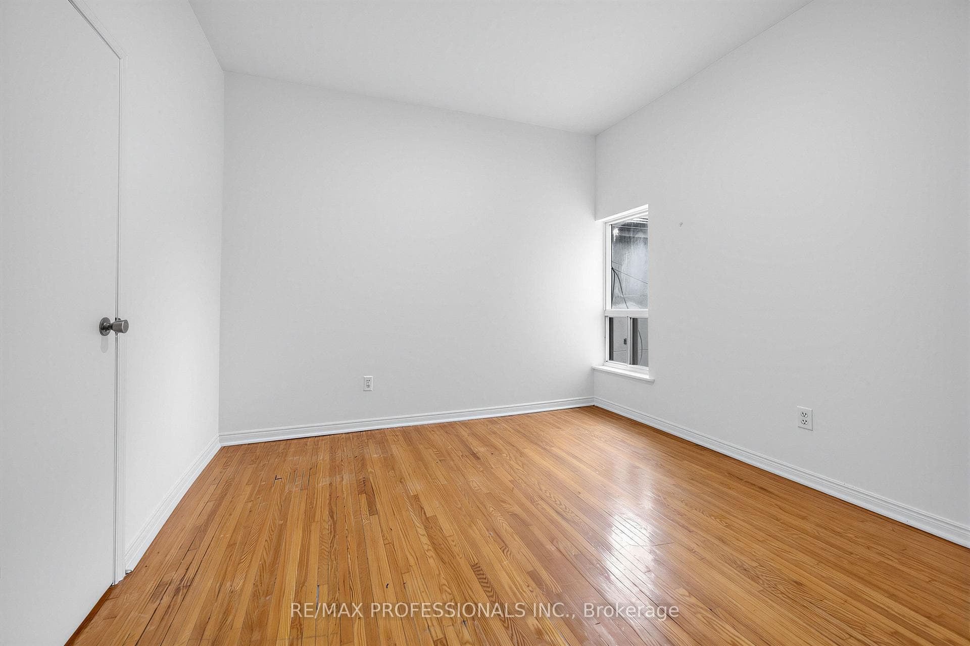 164 Markham Street photo 21