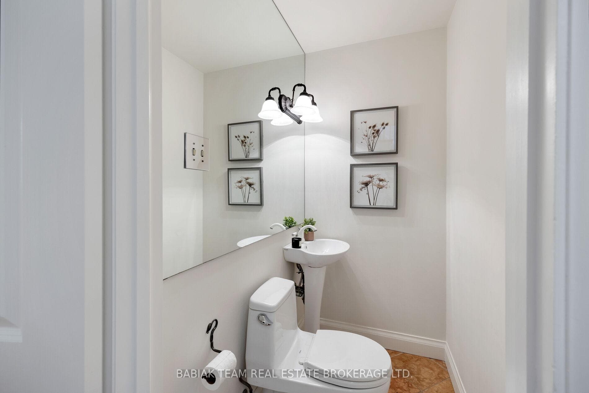 84 Strath Avenue photo 16