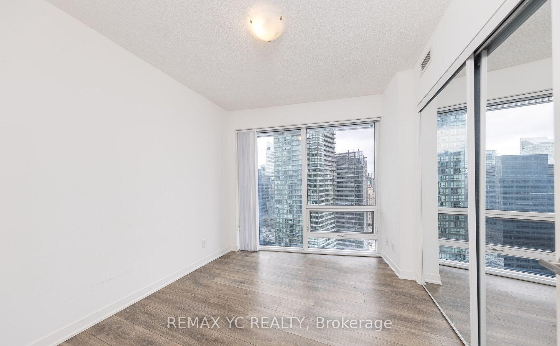 100 Harbour Street Unit 3504 photo 21