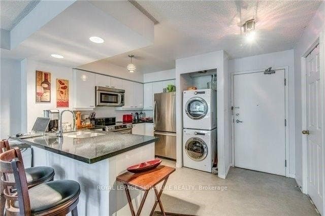 801 King Street Unit 504 photo 3