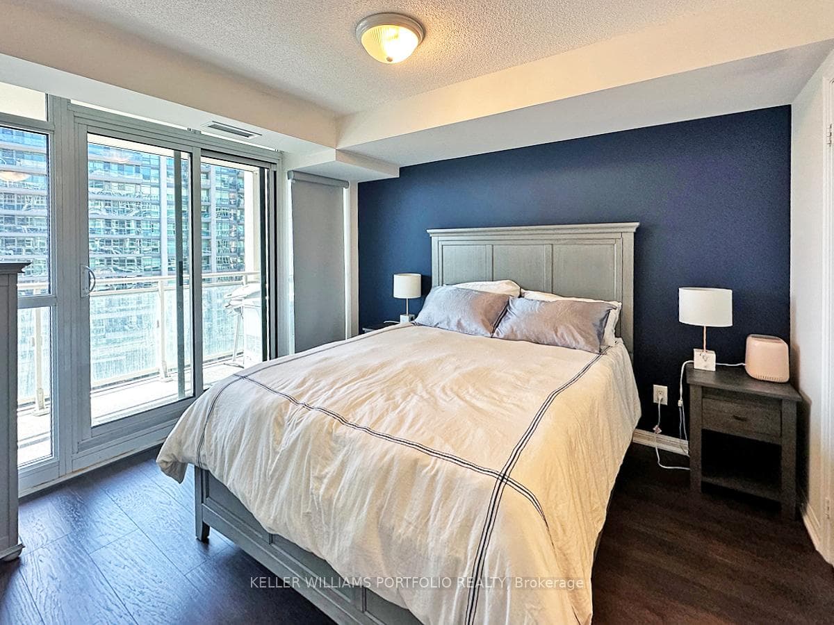 35 Bastion Street Unit 1512 photo 13