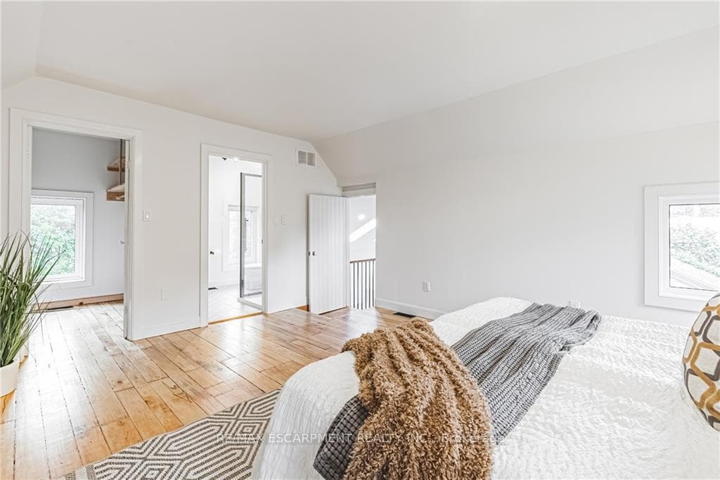 116 Lynden Road photo 21