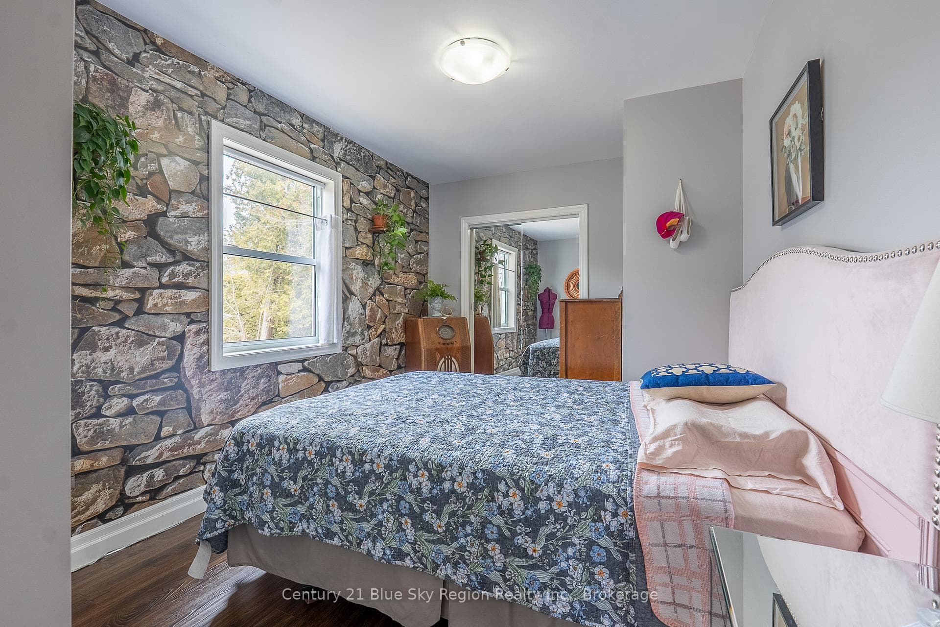 54 Whitney Avenue photo 24
