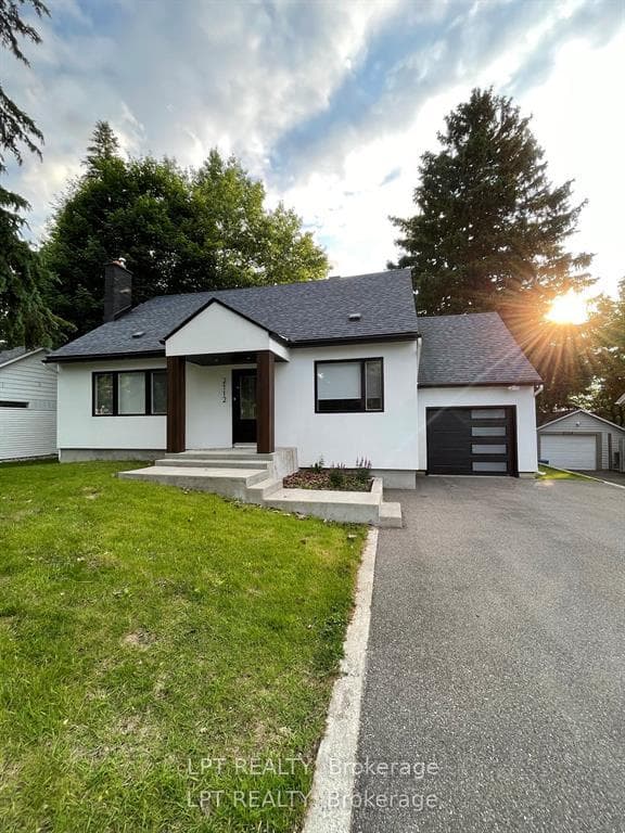 2112 Alta Vista Drive photo 1