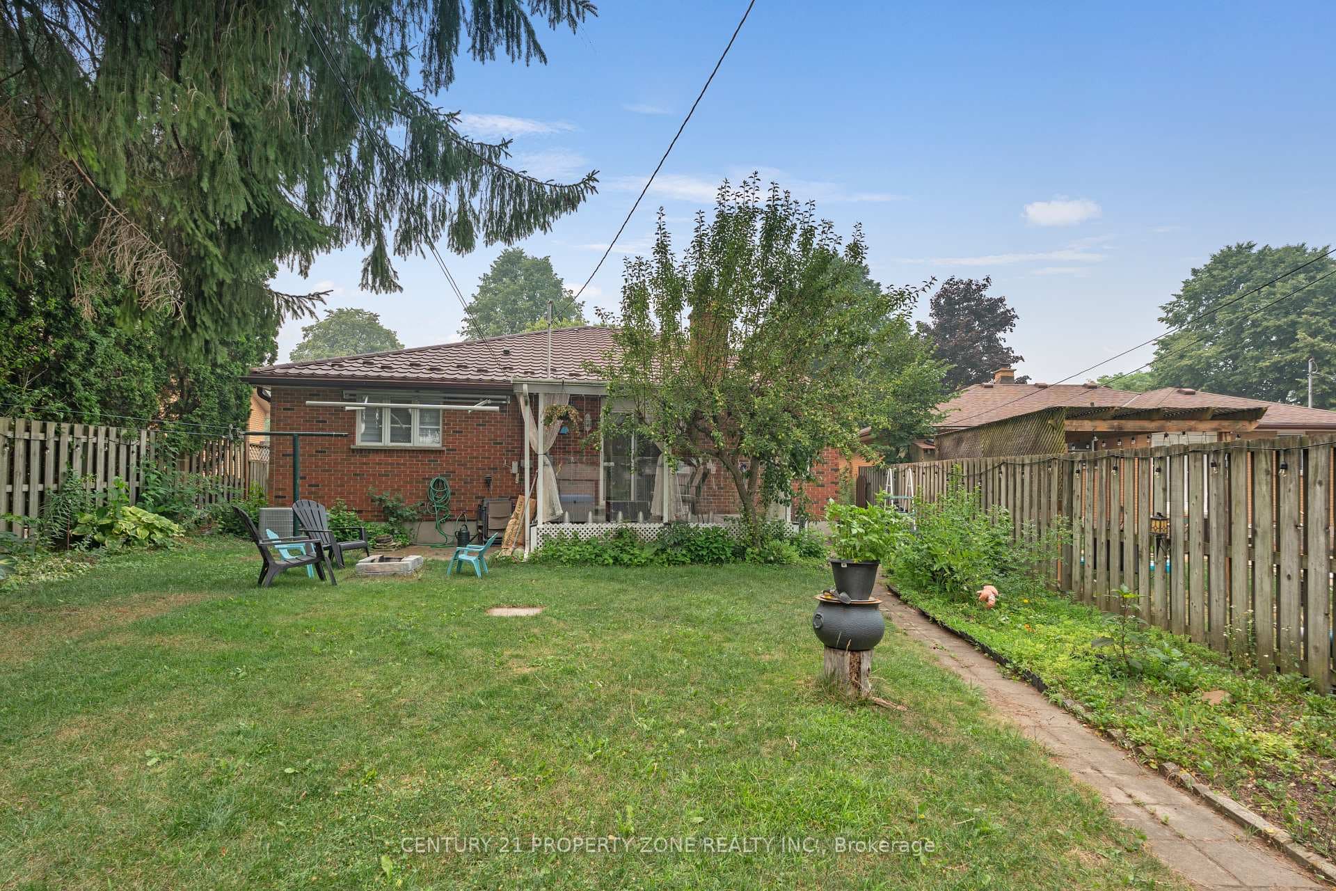37 Laurentian Drive photo 21