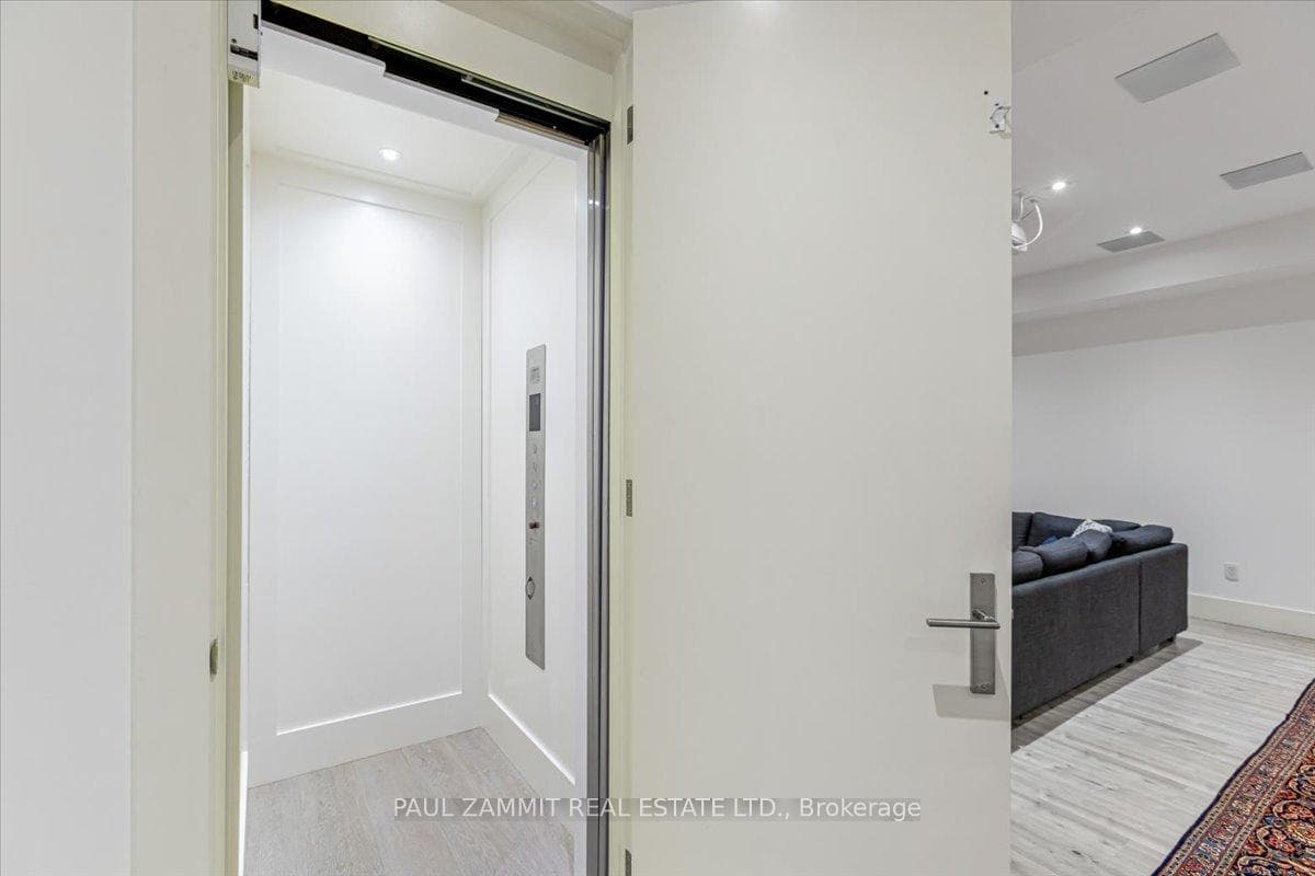 14 Rothsay Road photo 35