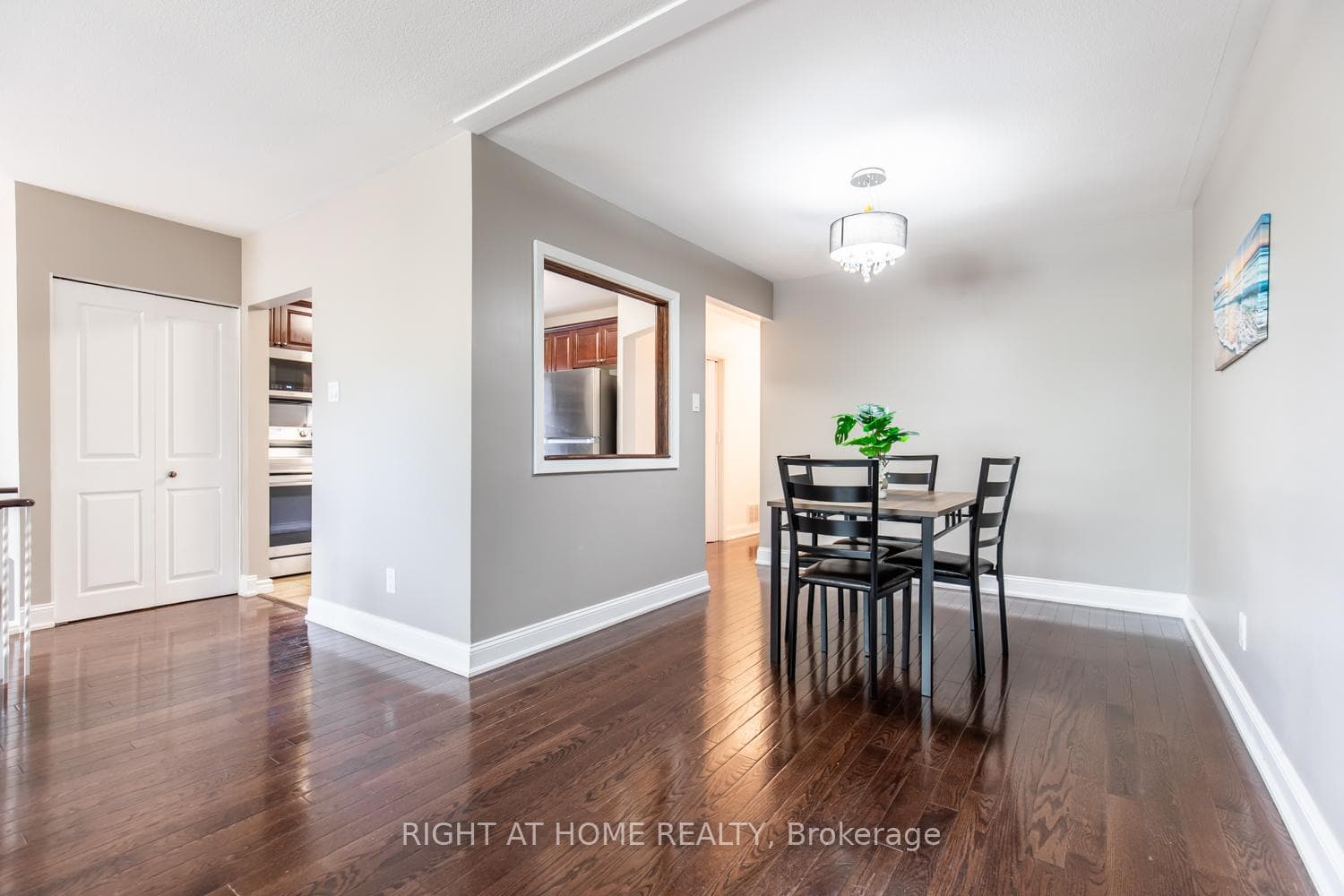 12 Murellen Crescent photo 8