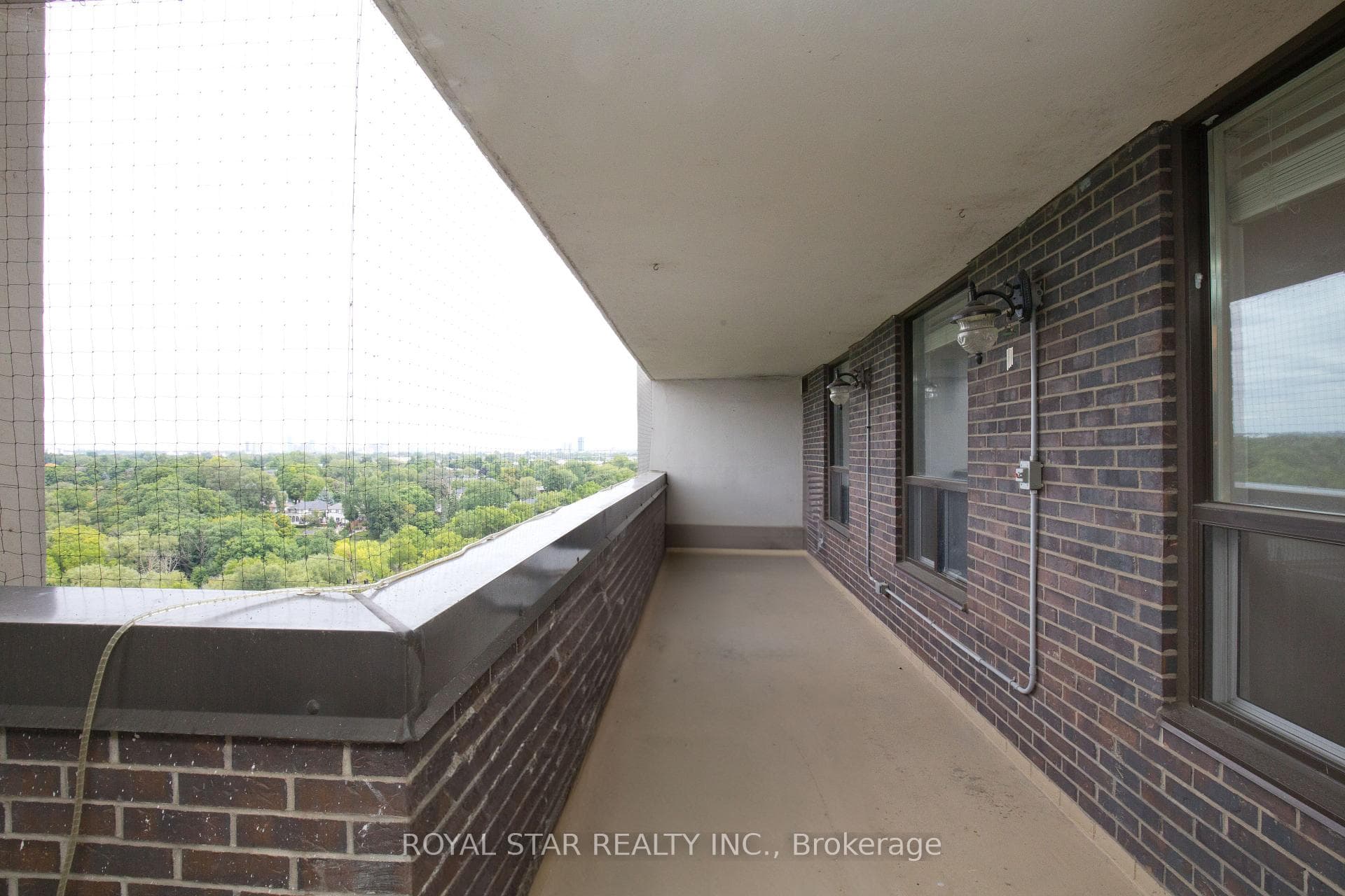 1535 Lakeshore Road Unit 1607 photo 30