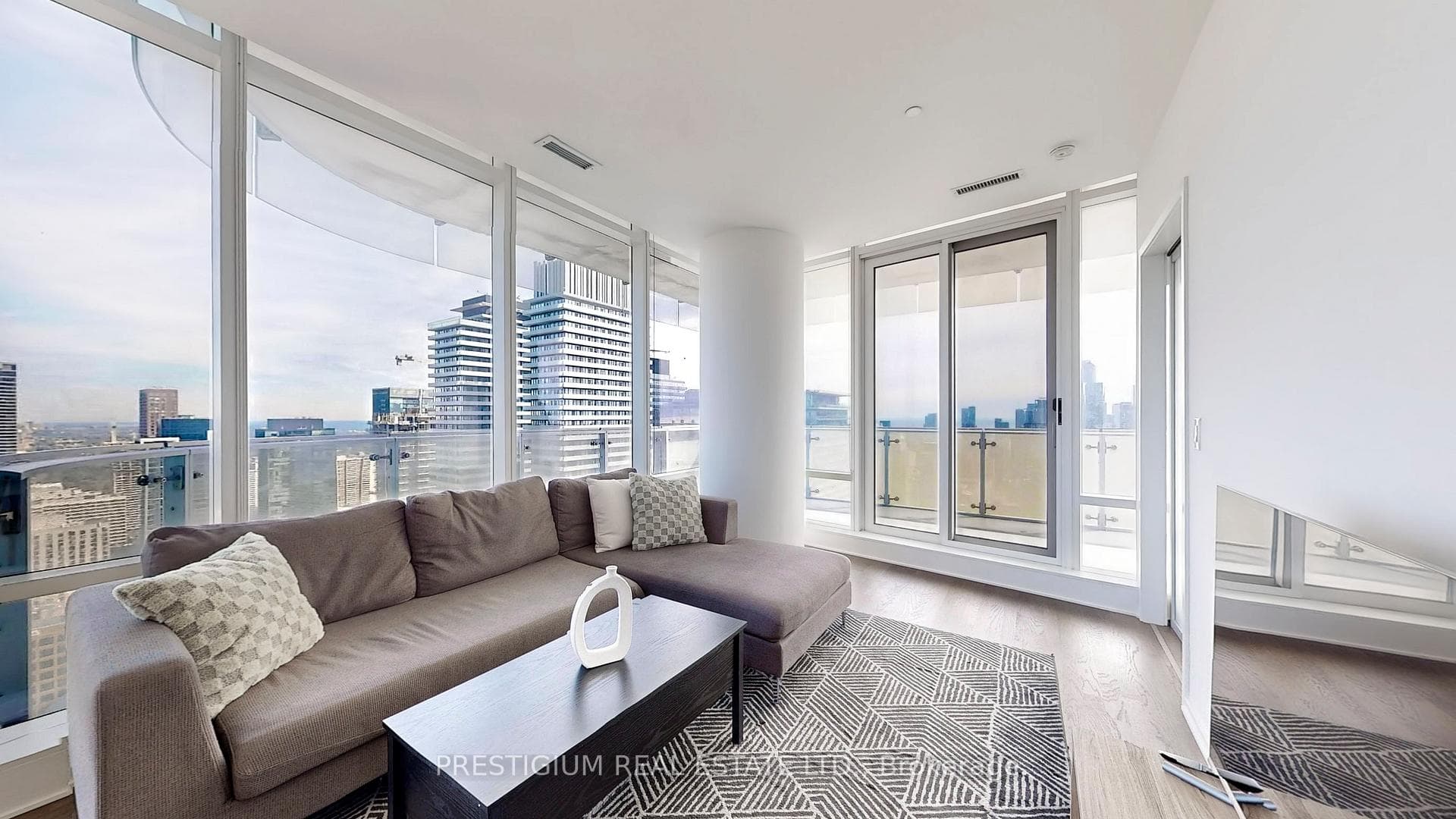 1 Bloor Street Unit 4204 photo 1