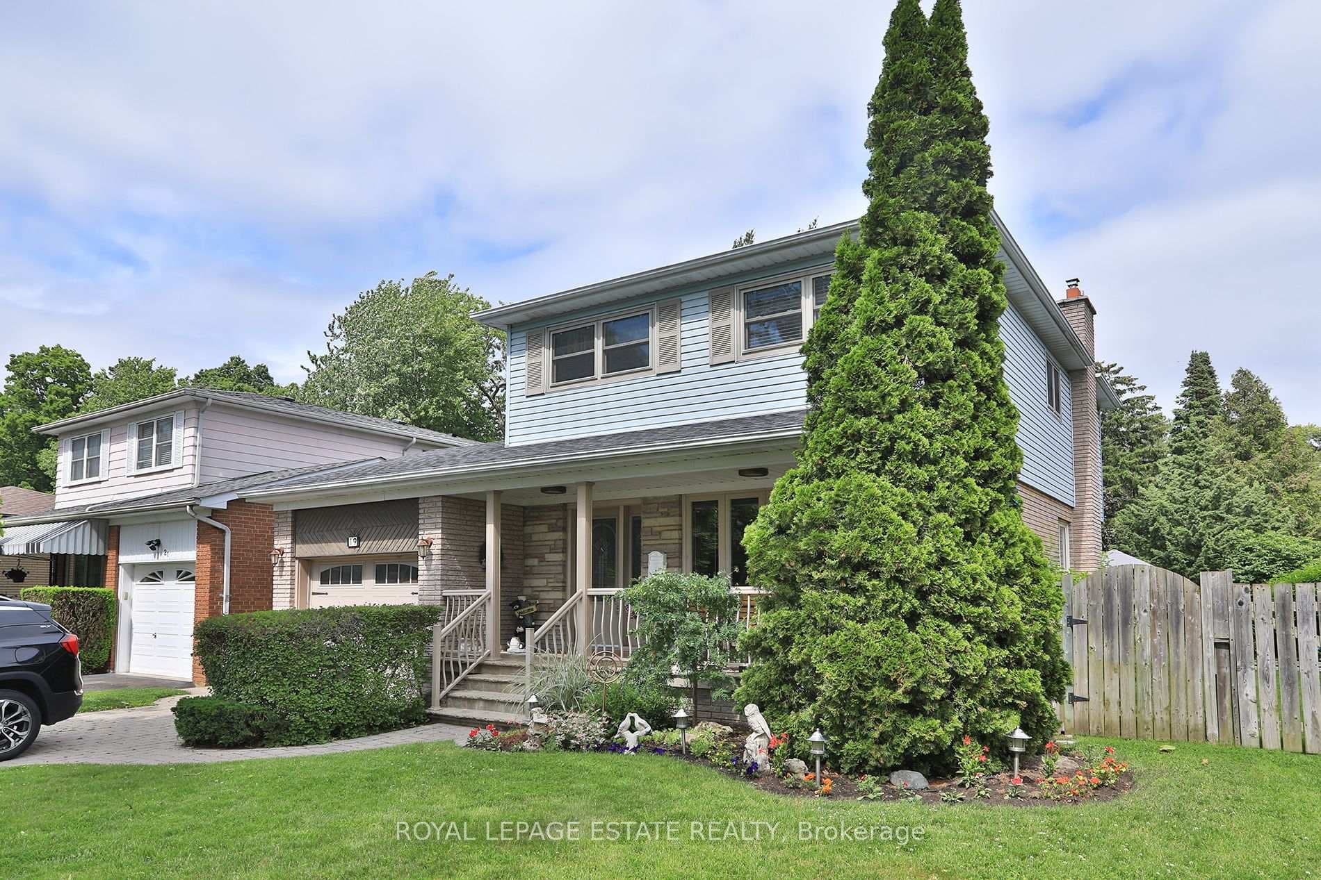 19 Deekshill Drive photo 2