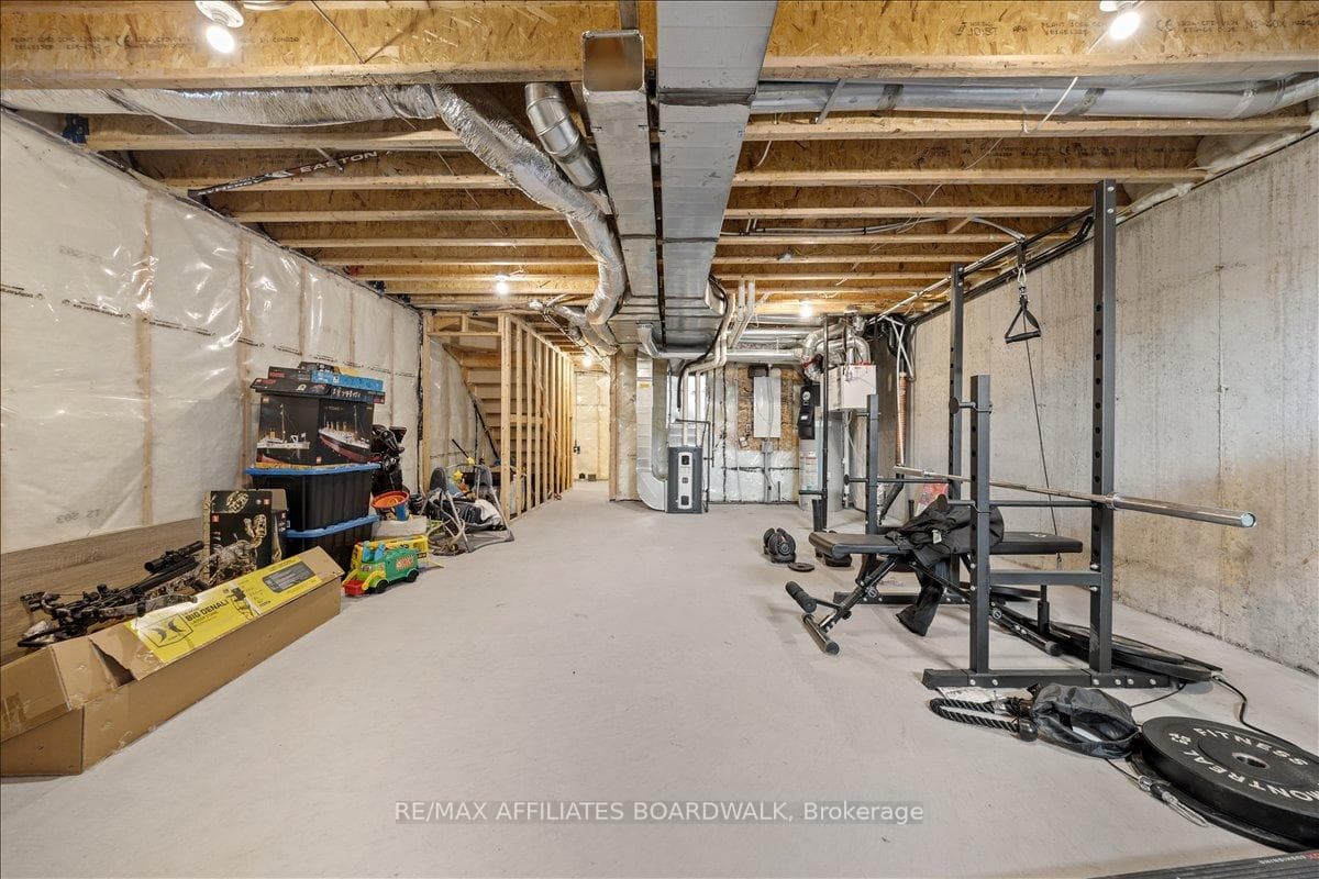 15 Vimy Ridge Crescent photo 25