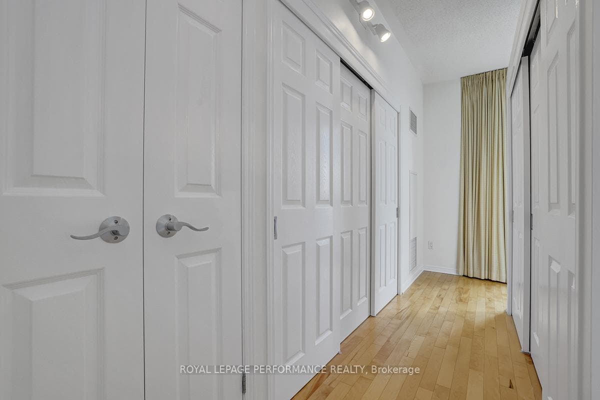 38 Metropole Private Unit 1101 photo 15