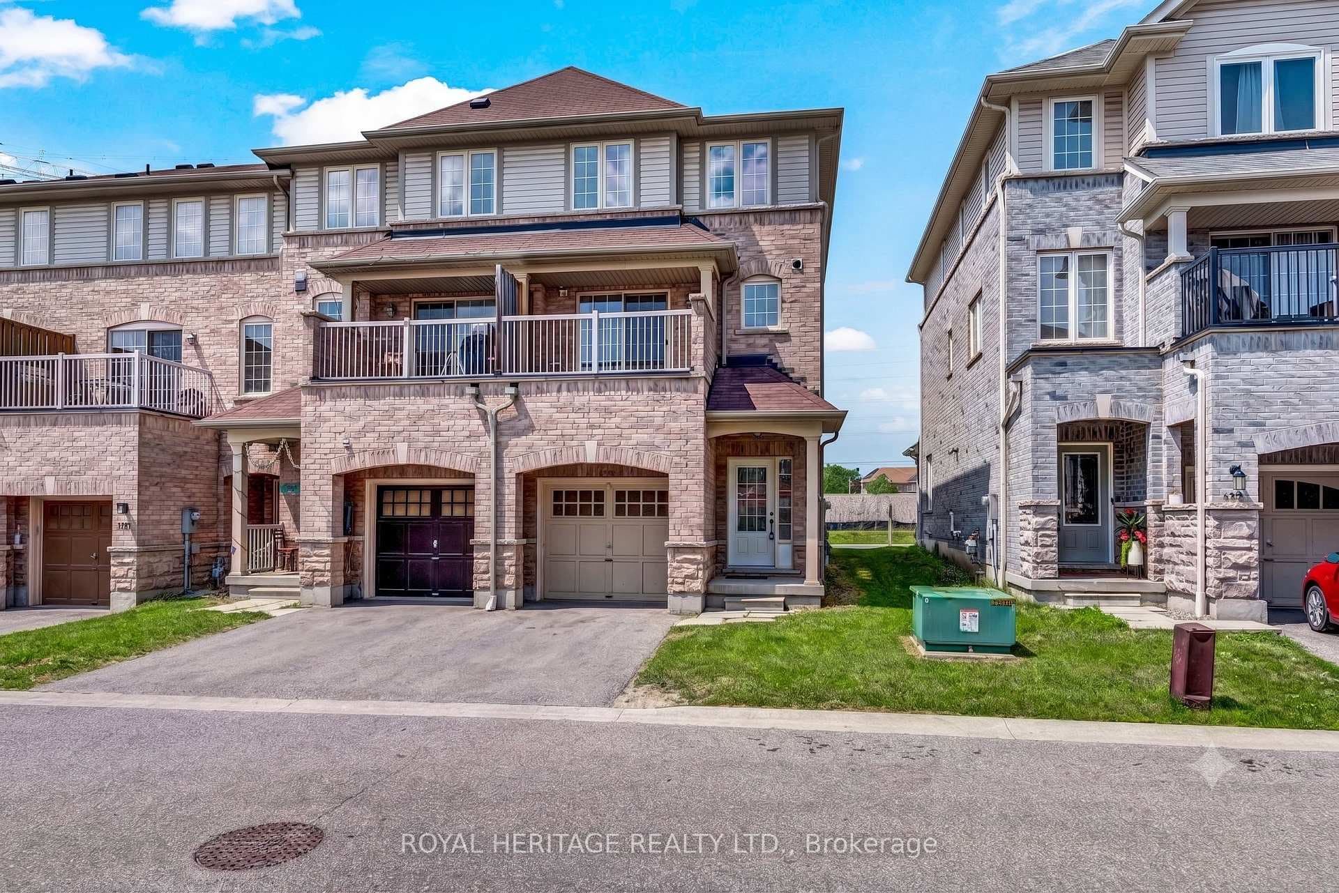 497 Rossland Road photo 1