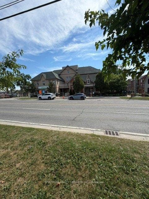 9901 Keele Street Unit 308 photo 31