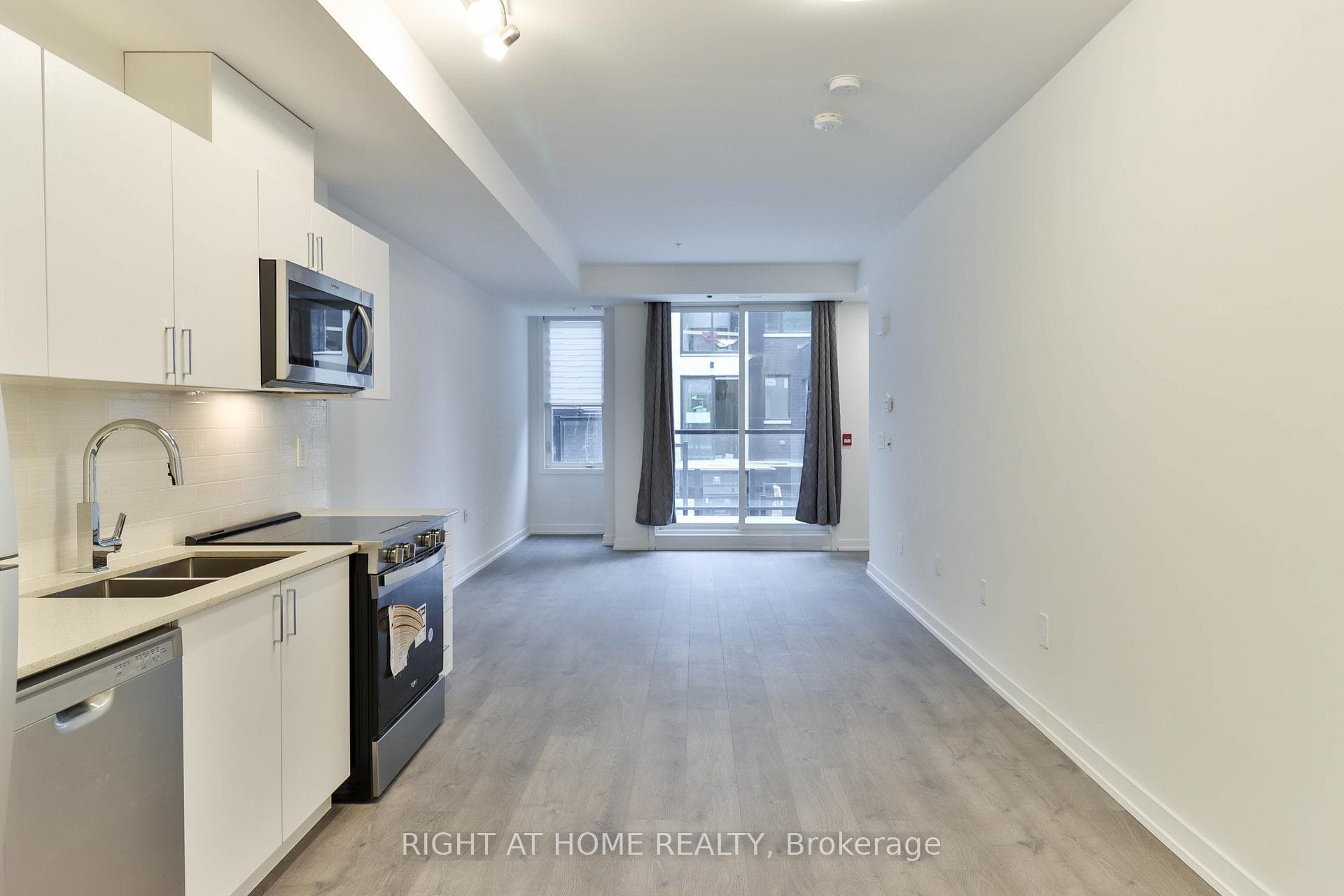 1682 Victoria Park Avenue Unit B222 photo 6