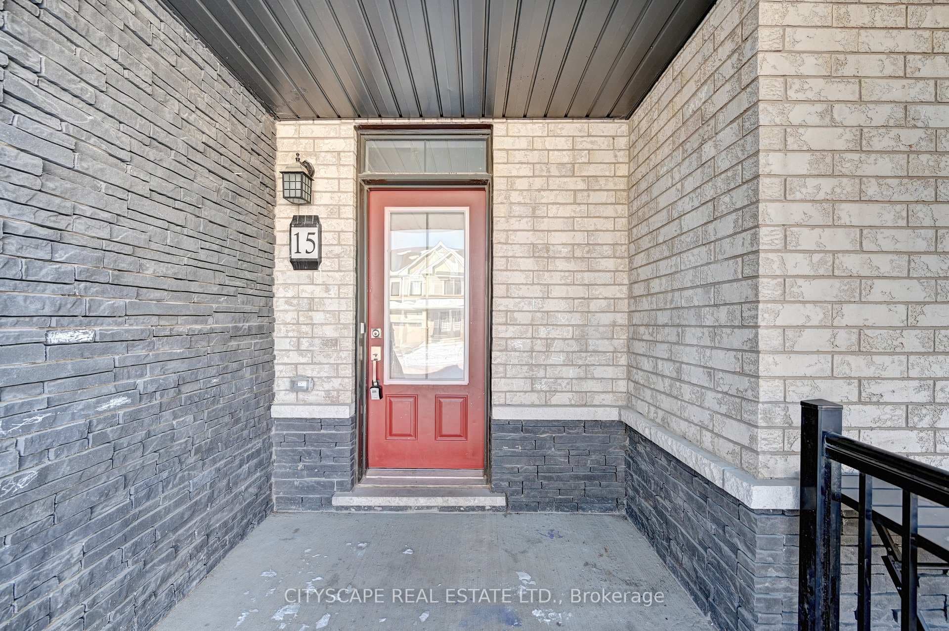 15 Amos Avenue photo 3