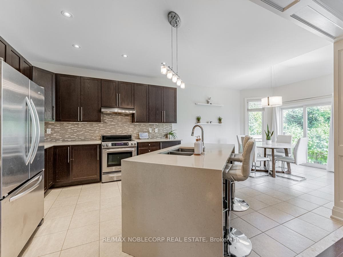 211 Sir Benson Drive photo 3
