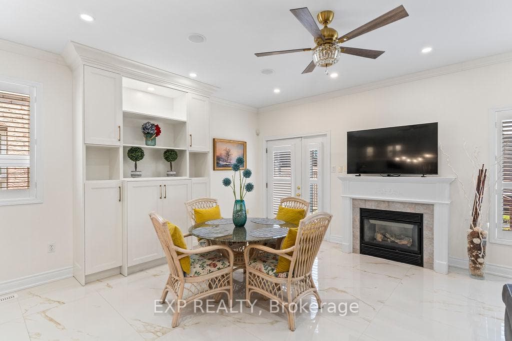 225 Ellis Crescent photo 18