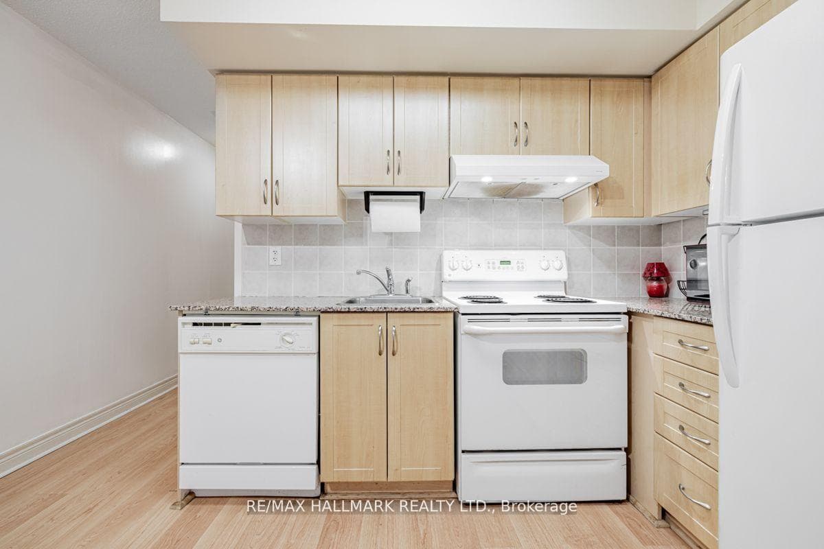 50 Disera Drive Unit 717 photo 4