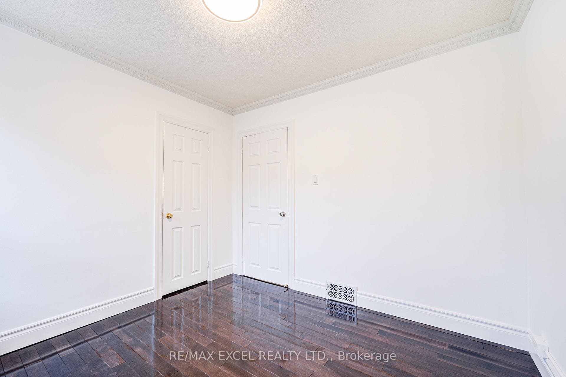 523 Delaware Avenue photo 22