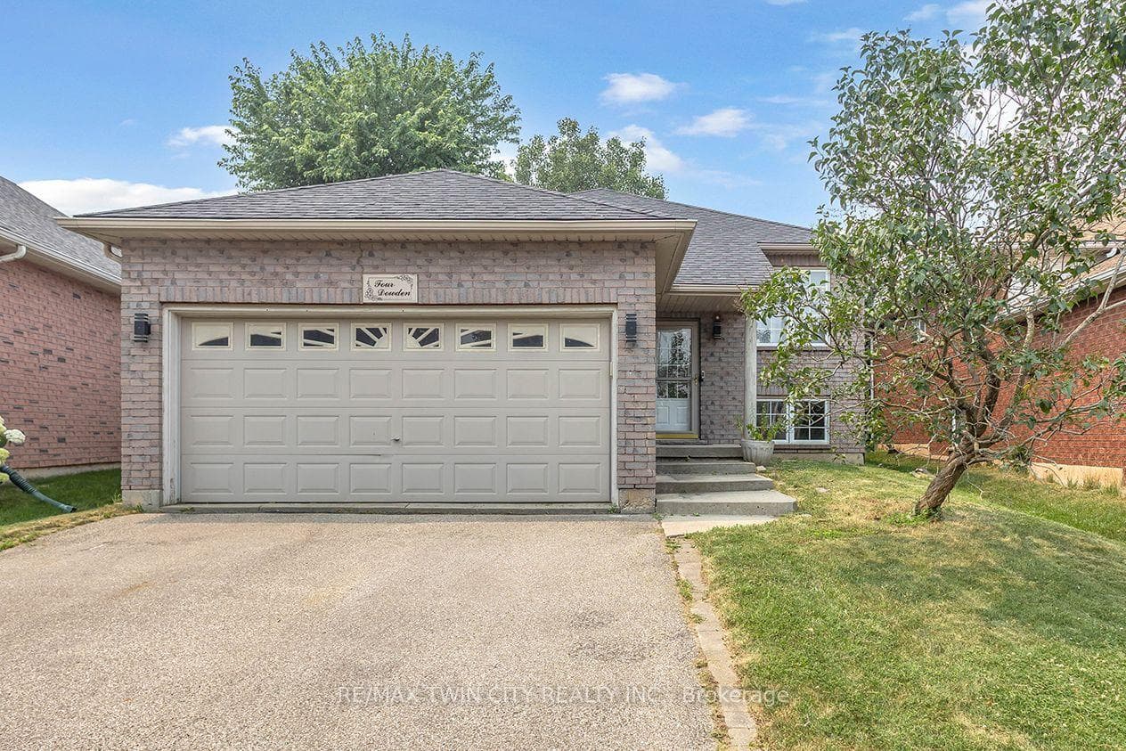4 Dowden Avenue photo 1