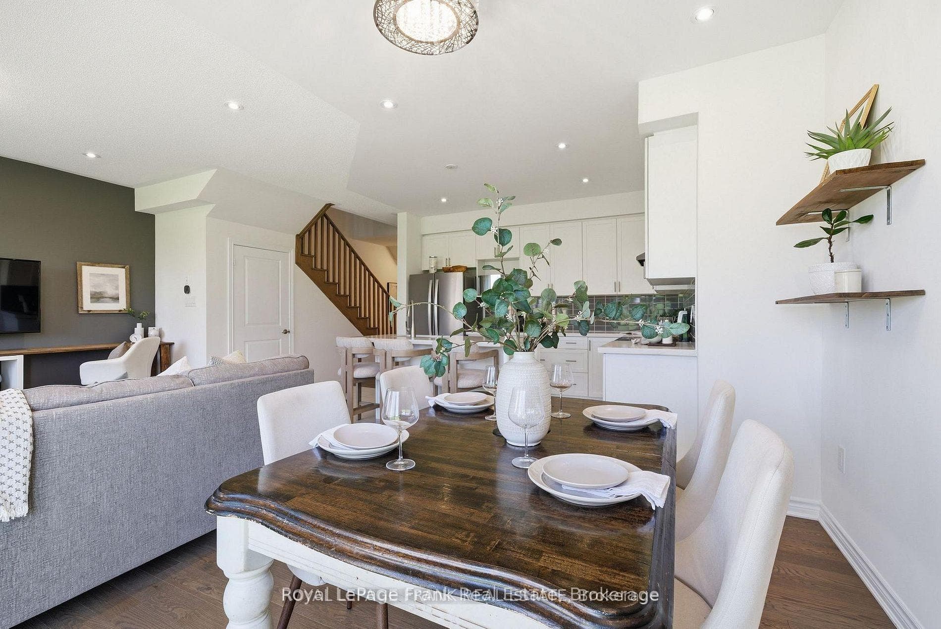 15 Highlands Boulevard photo 14