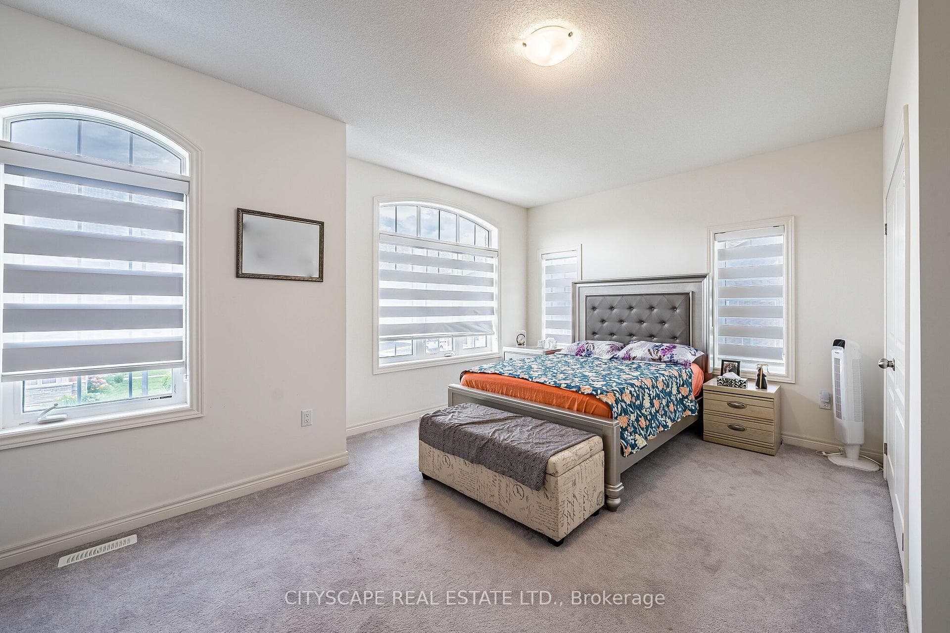 54 Ezra Crescent photo 24