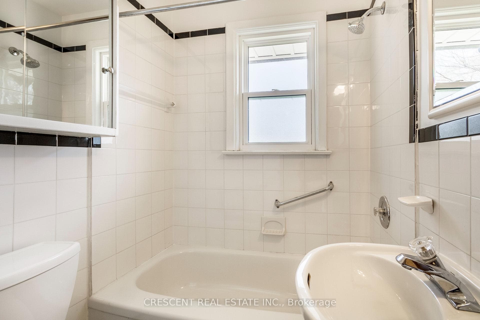 51 Black Creek Boulevard Unit Upper photo 26