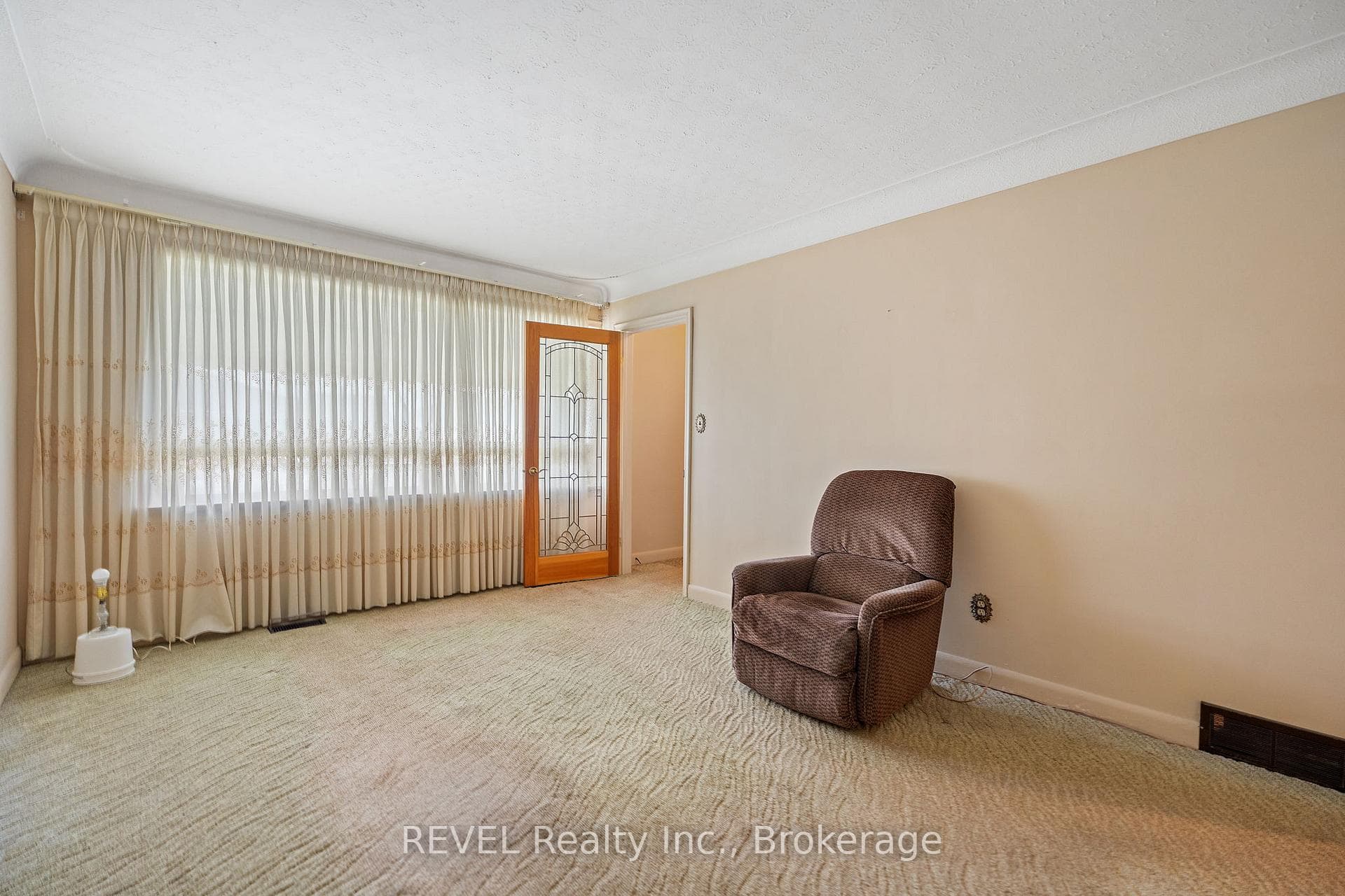 5794 Desson Avenue photo 10