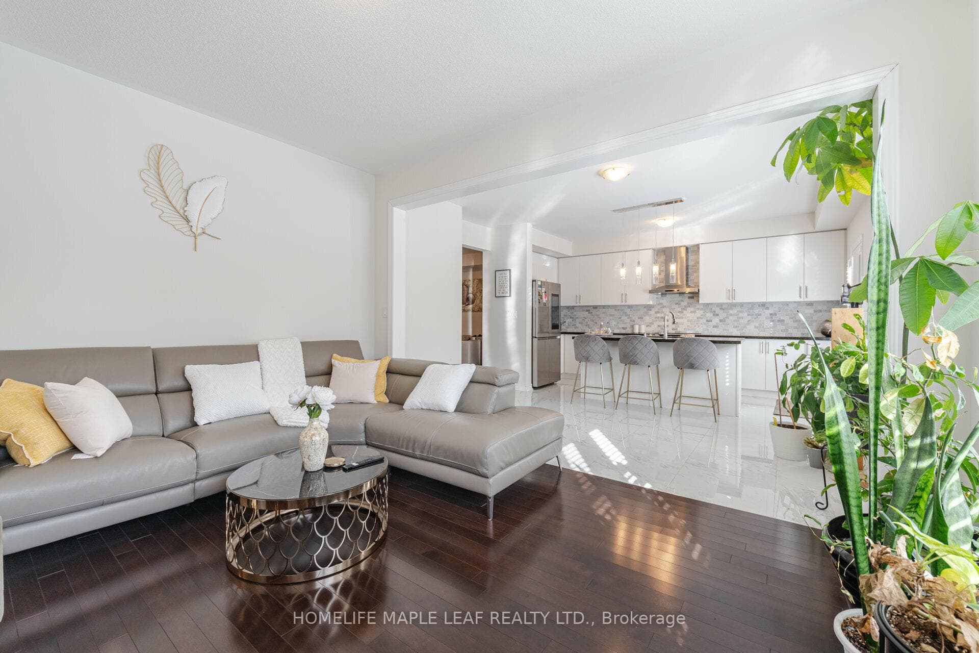 299 Northglen Boulevard photo 14