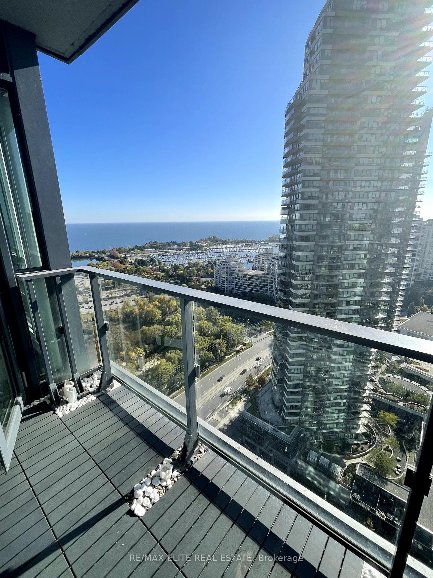 2212 Lake Shore Boulevard Unit 2805 photo 4