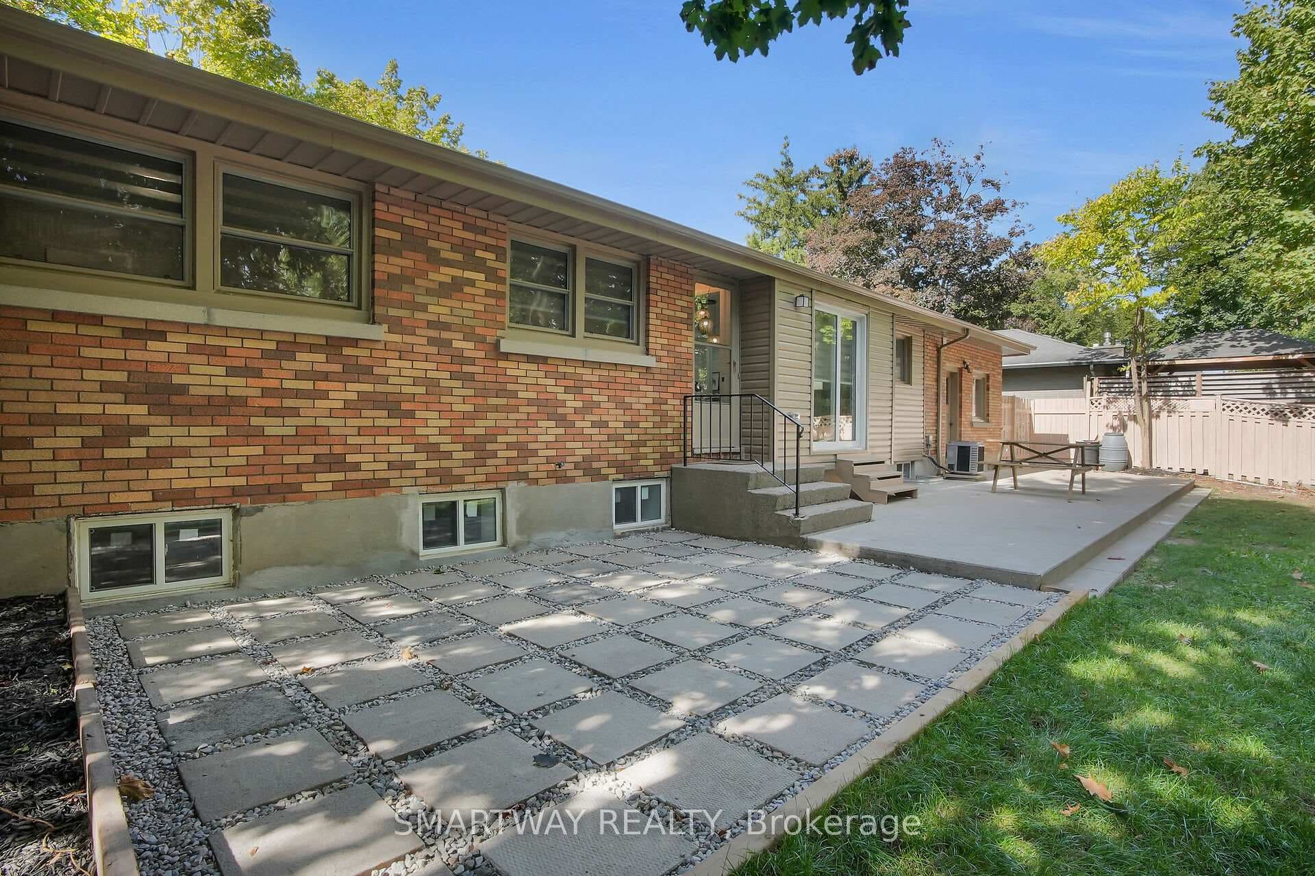 633 Donegal Drive photo 38