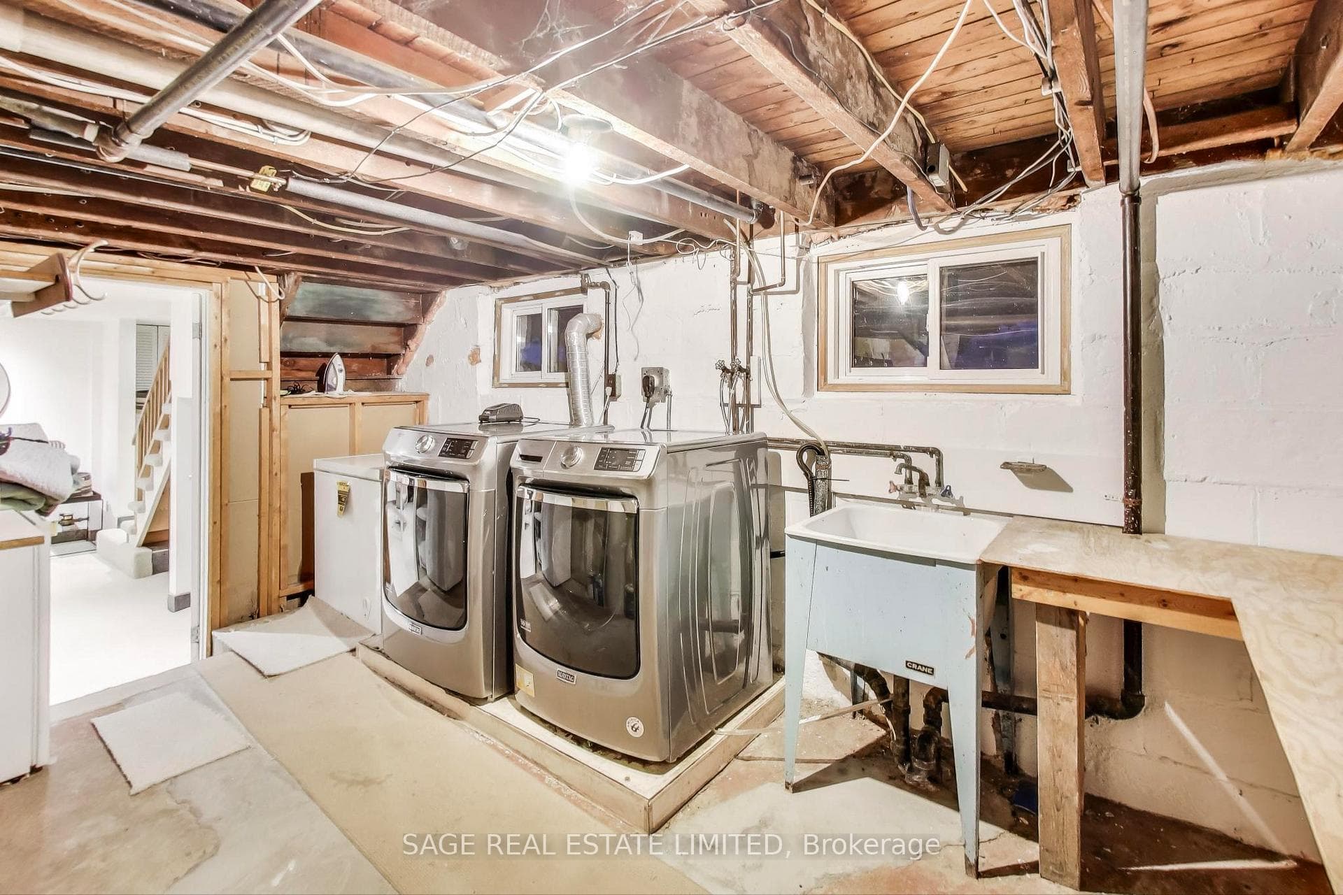 138 Clifton Road photo 37