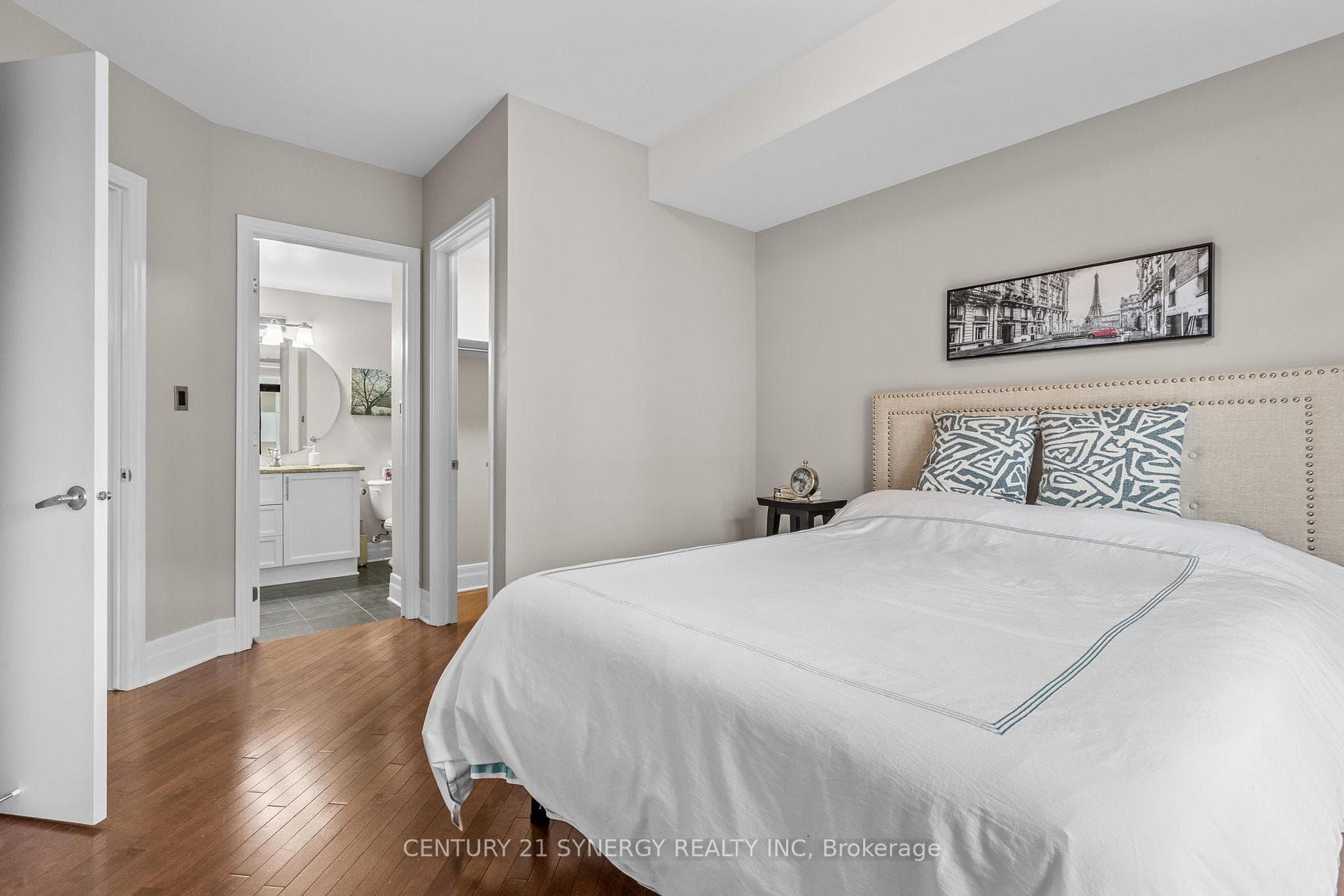 808 Bronson Avenue Unit 312 photo 15