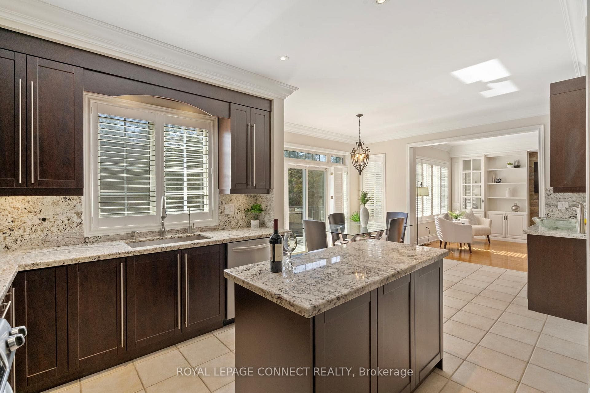 241 Willis Drive photo 12