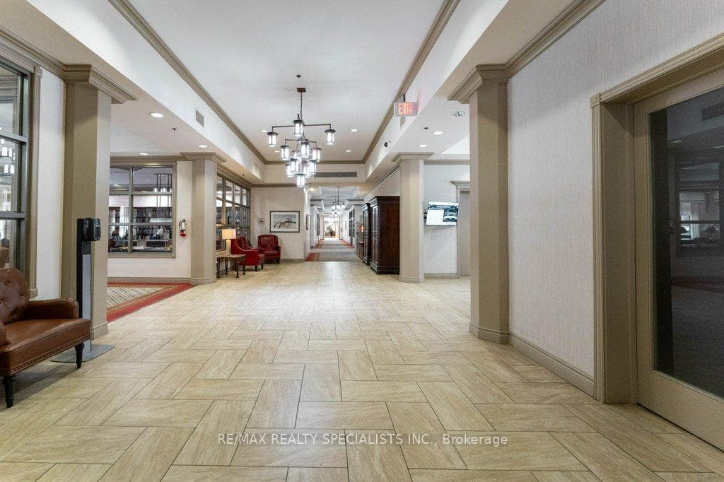100 Burloak Drive Unit 2207 photo 6