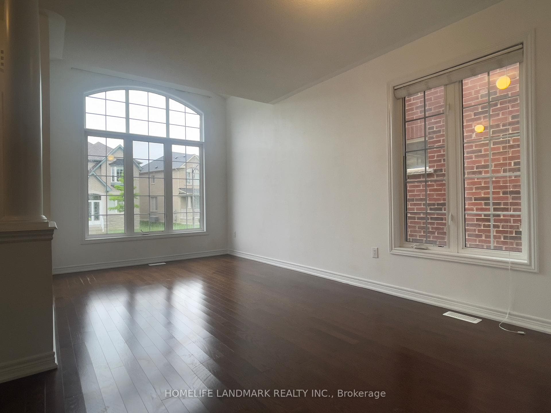 70 Barnstone Drive photo 3