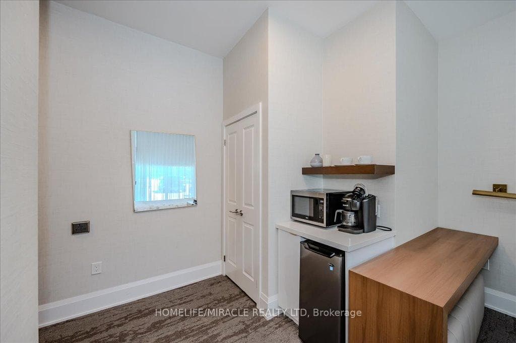 1050 Main Street Unit 819 photo 37
