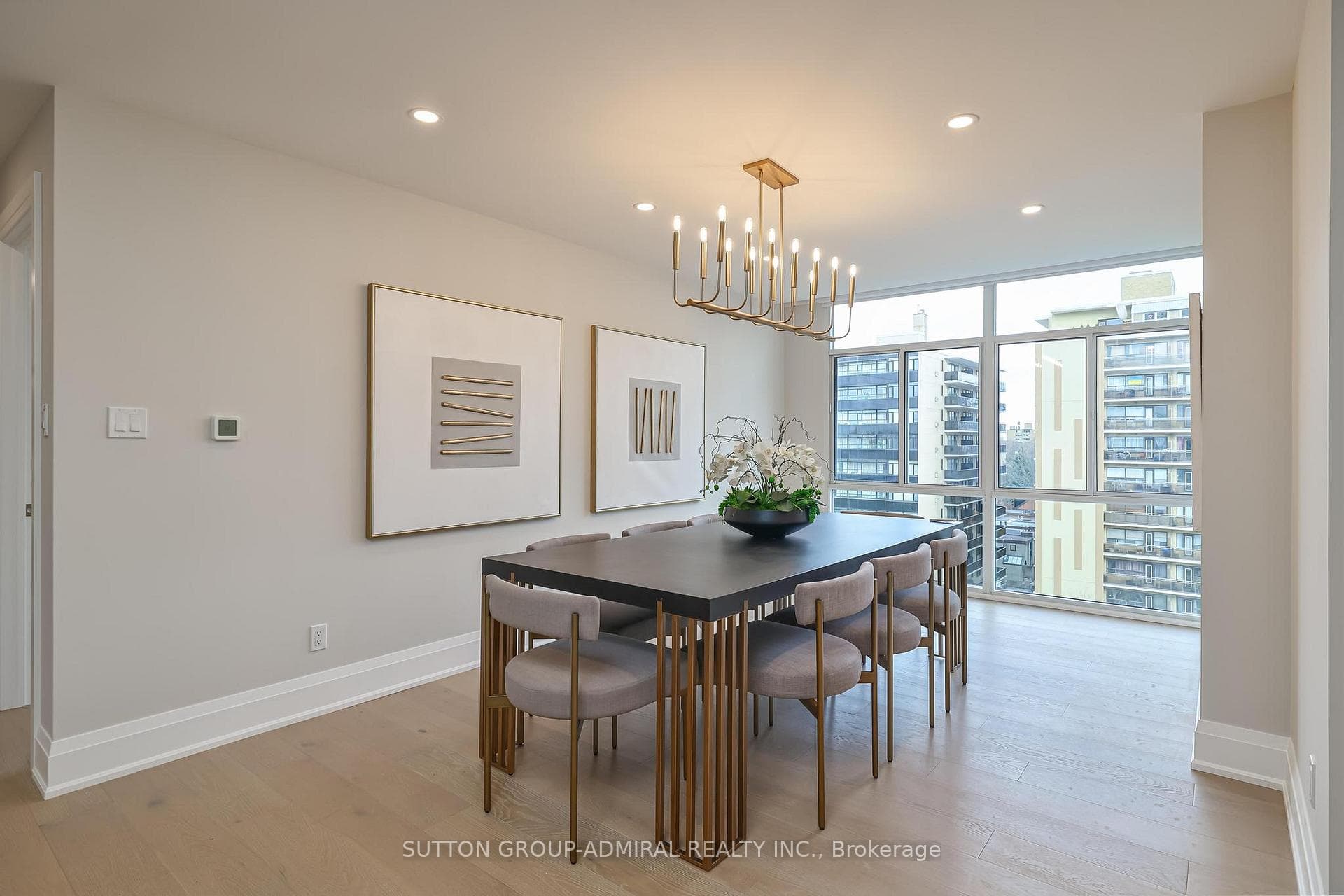 500 Avenue Road Unit 806 photo 8