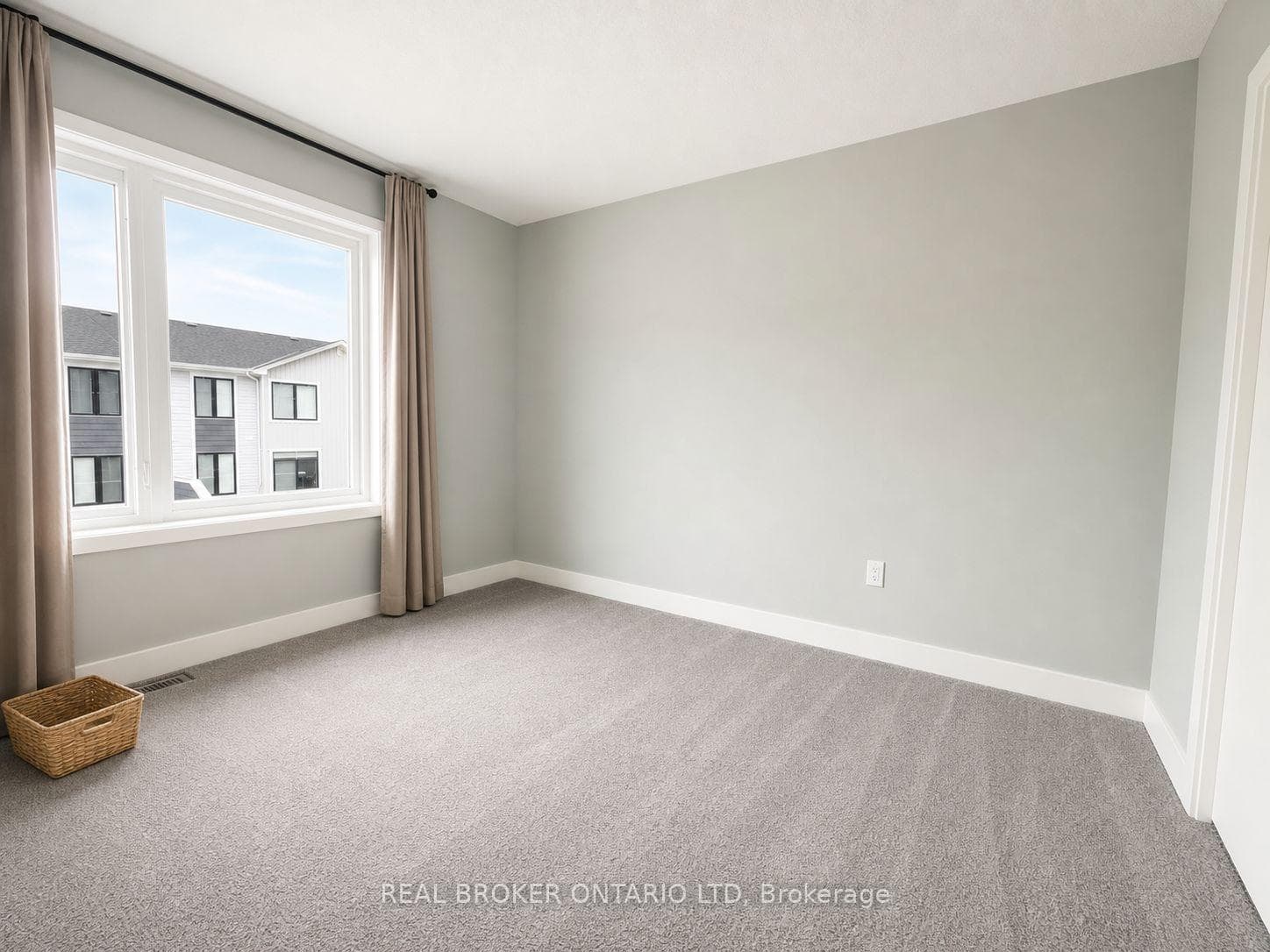 177 Edgevalley Road Unit 11 photo 11