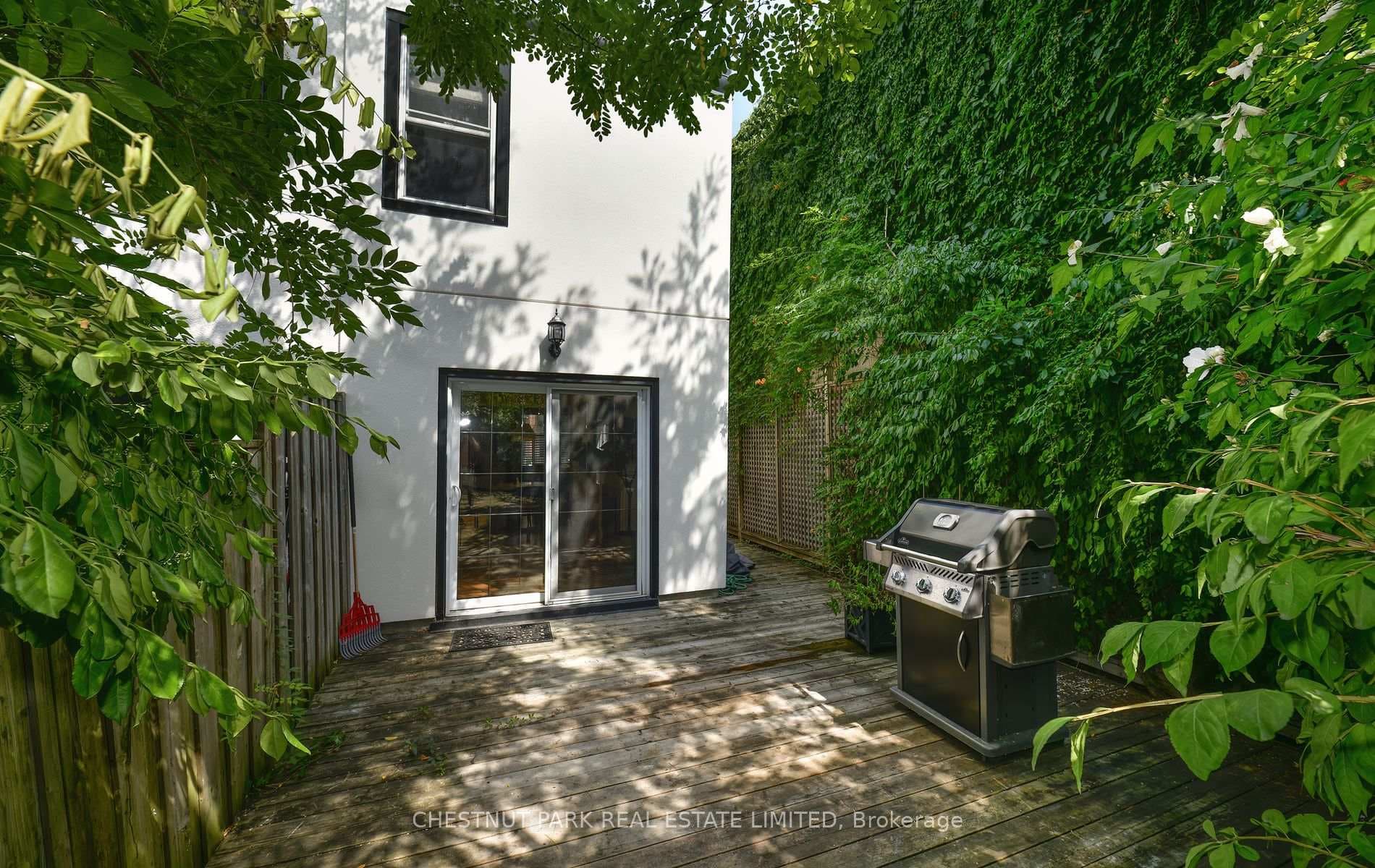 31 Birch Avenue photo 16