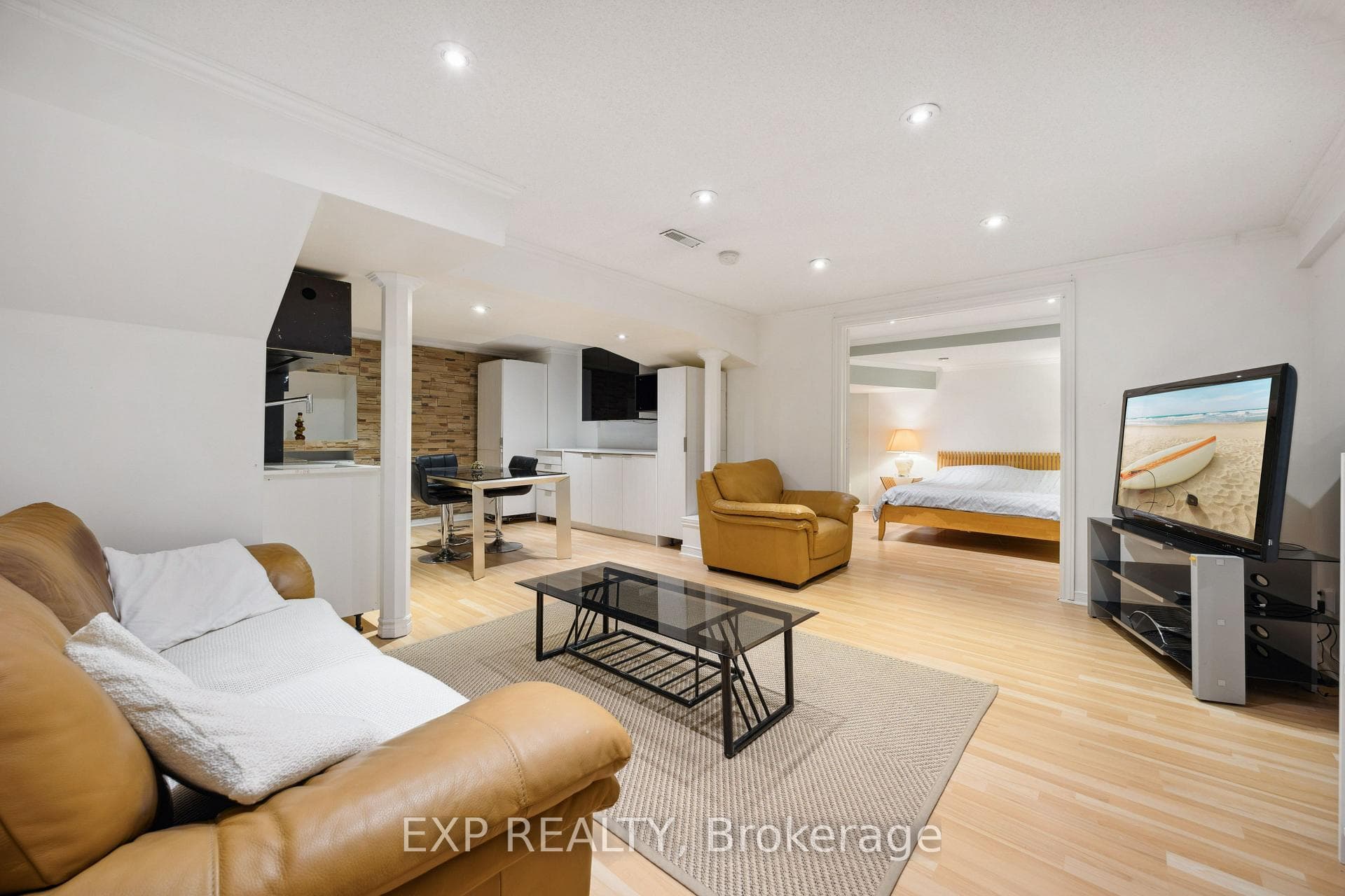 166 Lyndhurst Drive photo 39