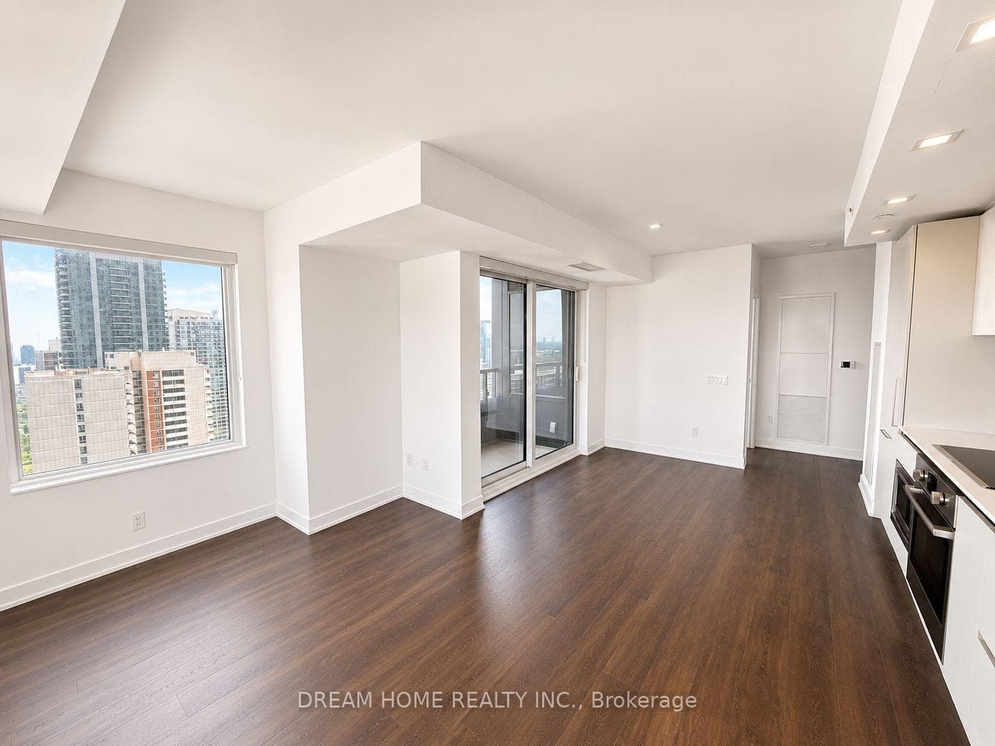 609 Sherbourne Street Unit 3009 photo 5