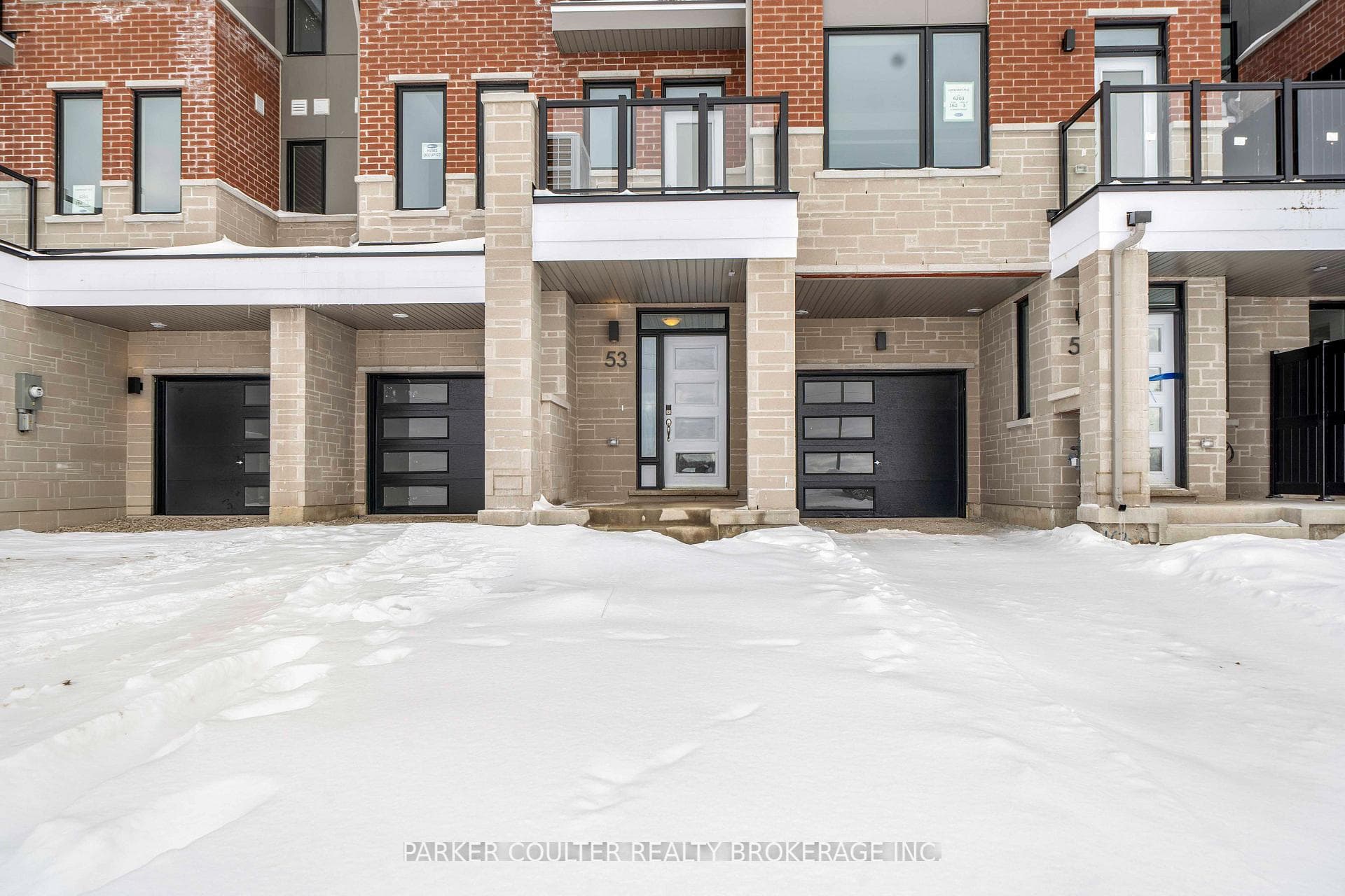 53 Vinewood Crescent photo 3