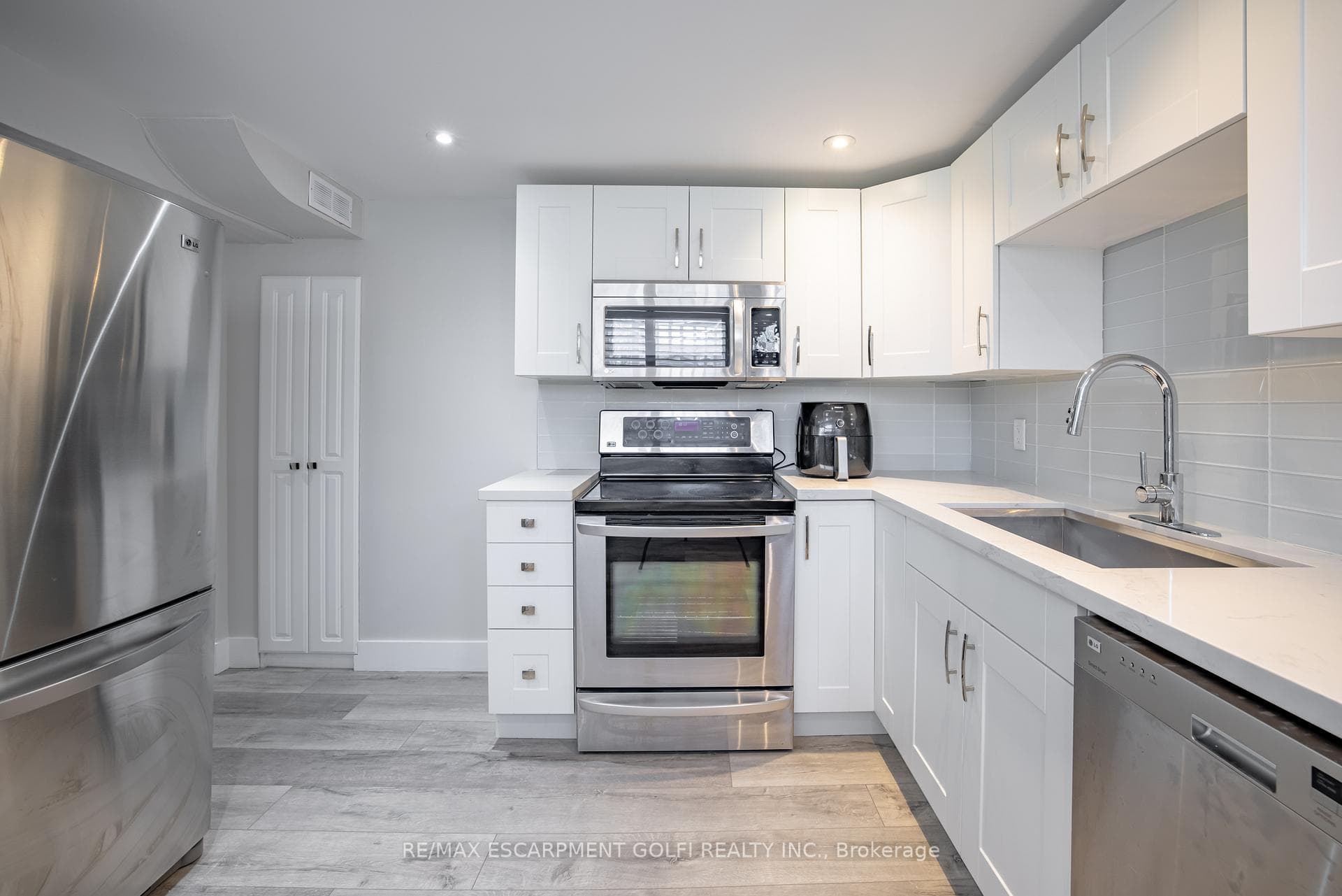 6977 Mcgill Street photo 31