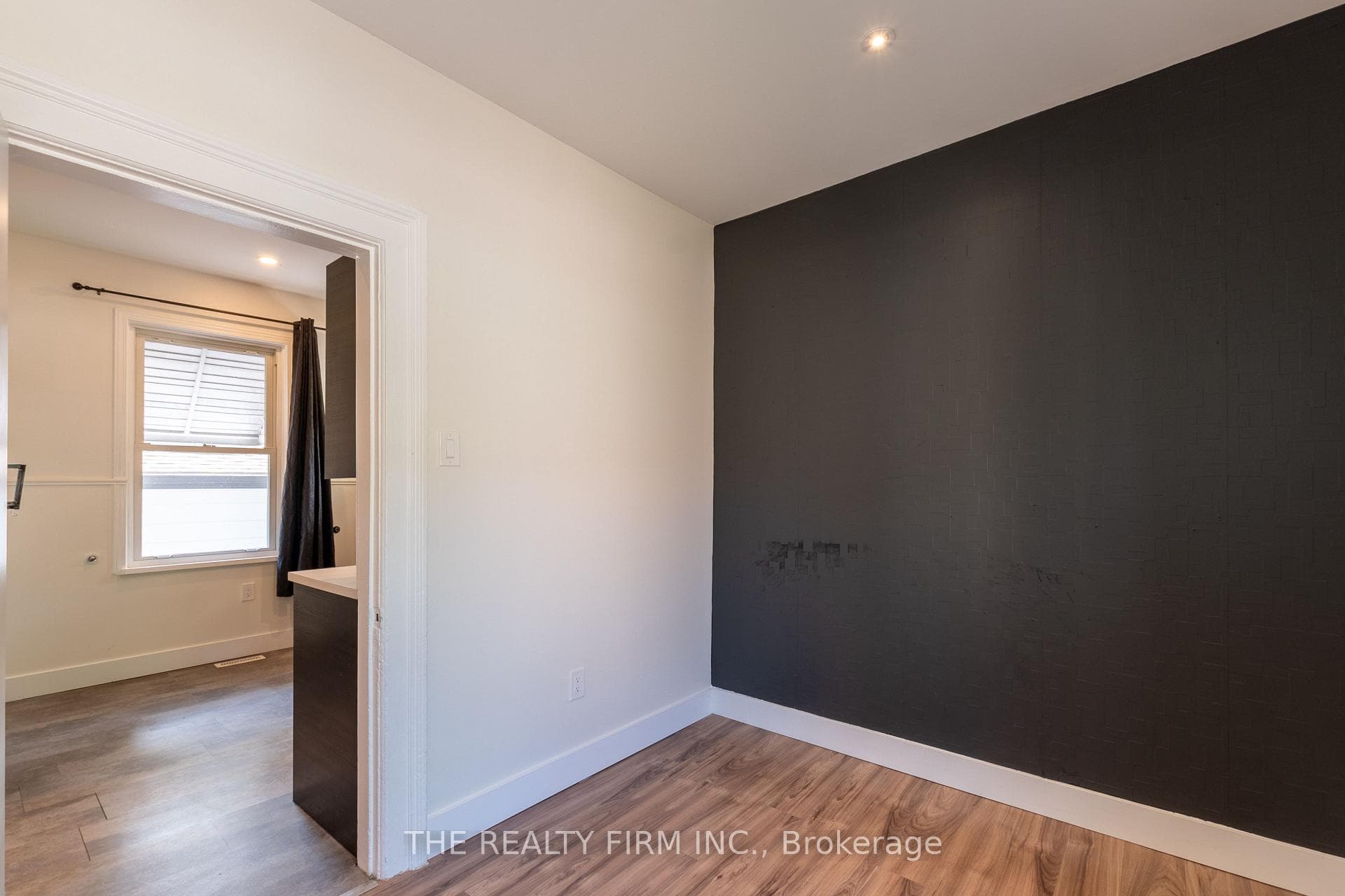 946 Lorne Avenue photo 26